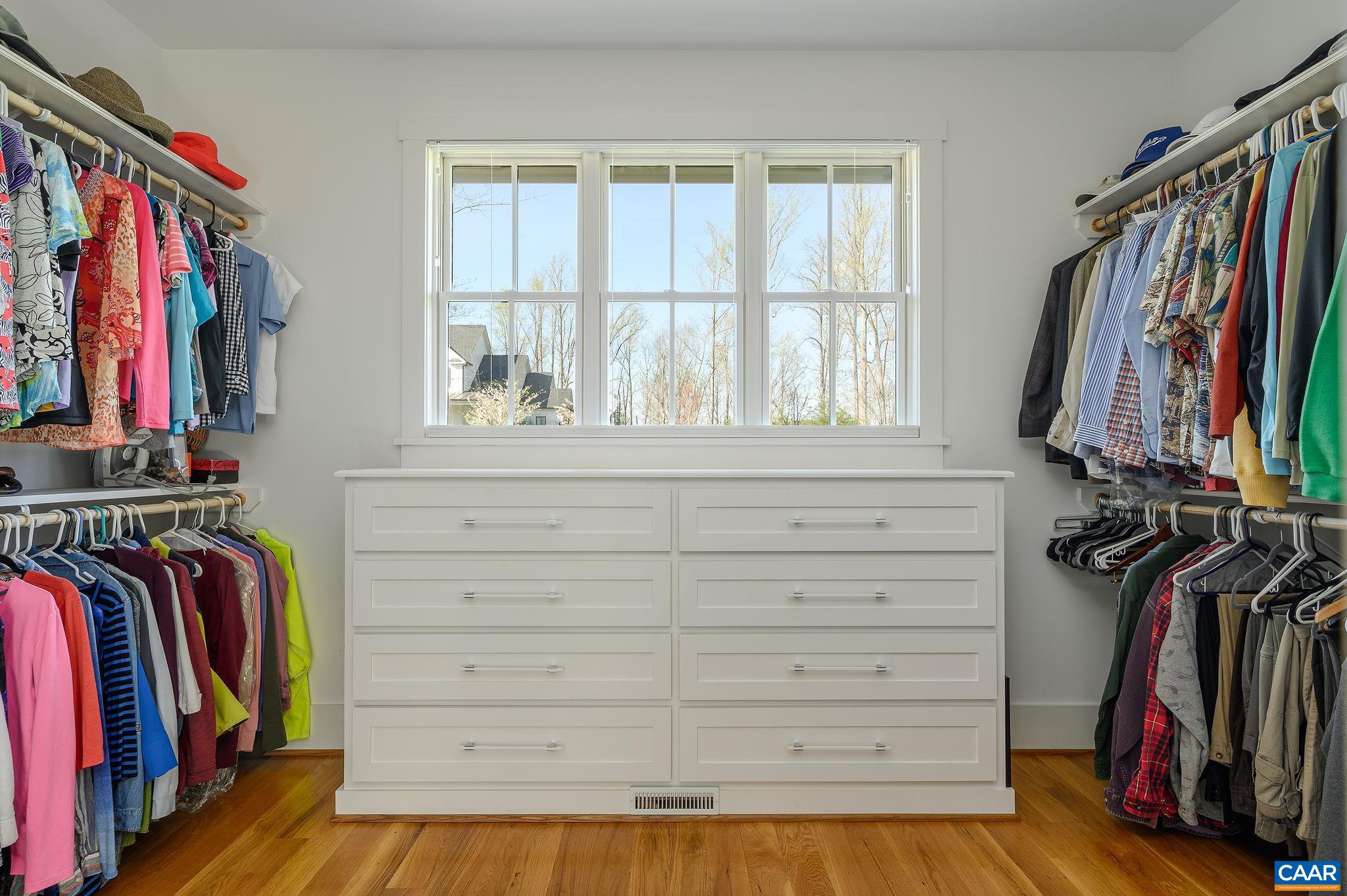 1976 OLD BALLARD FARM LN