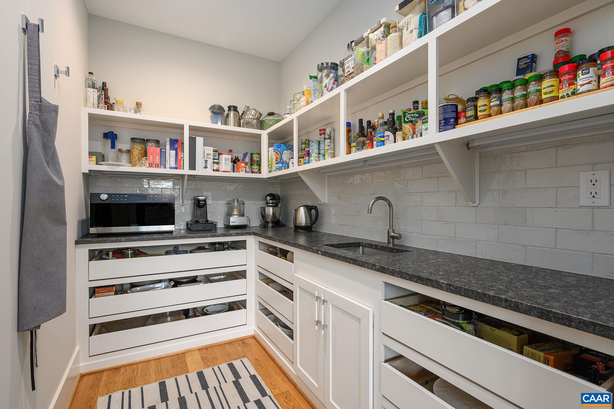 1976 OLD BALLARD FARM LN