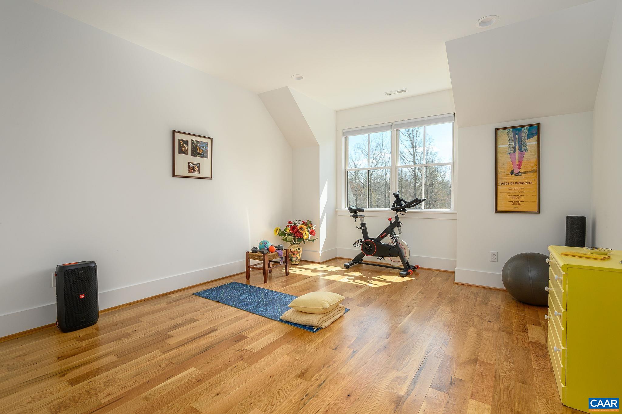 1976 OLD BALLARD FARM LN