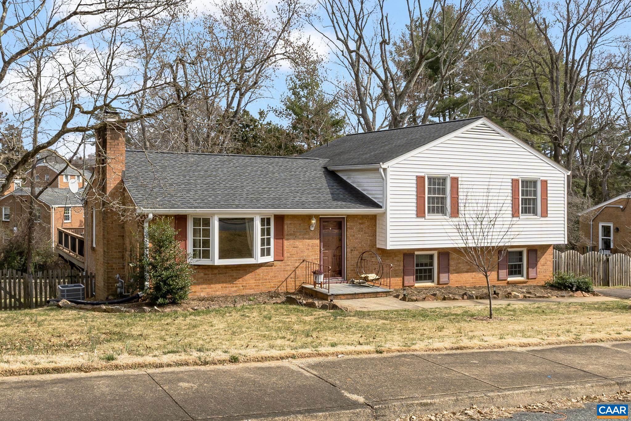 2224 GREENBRIER DR