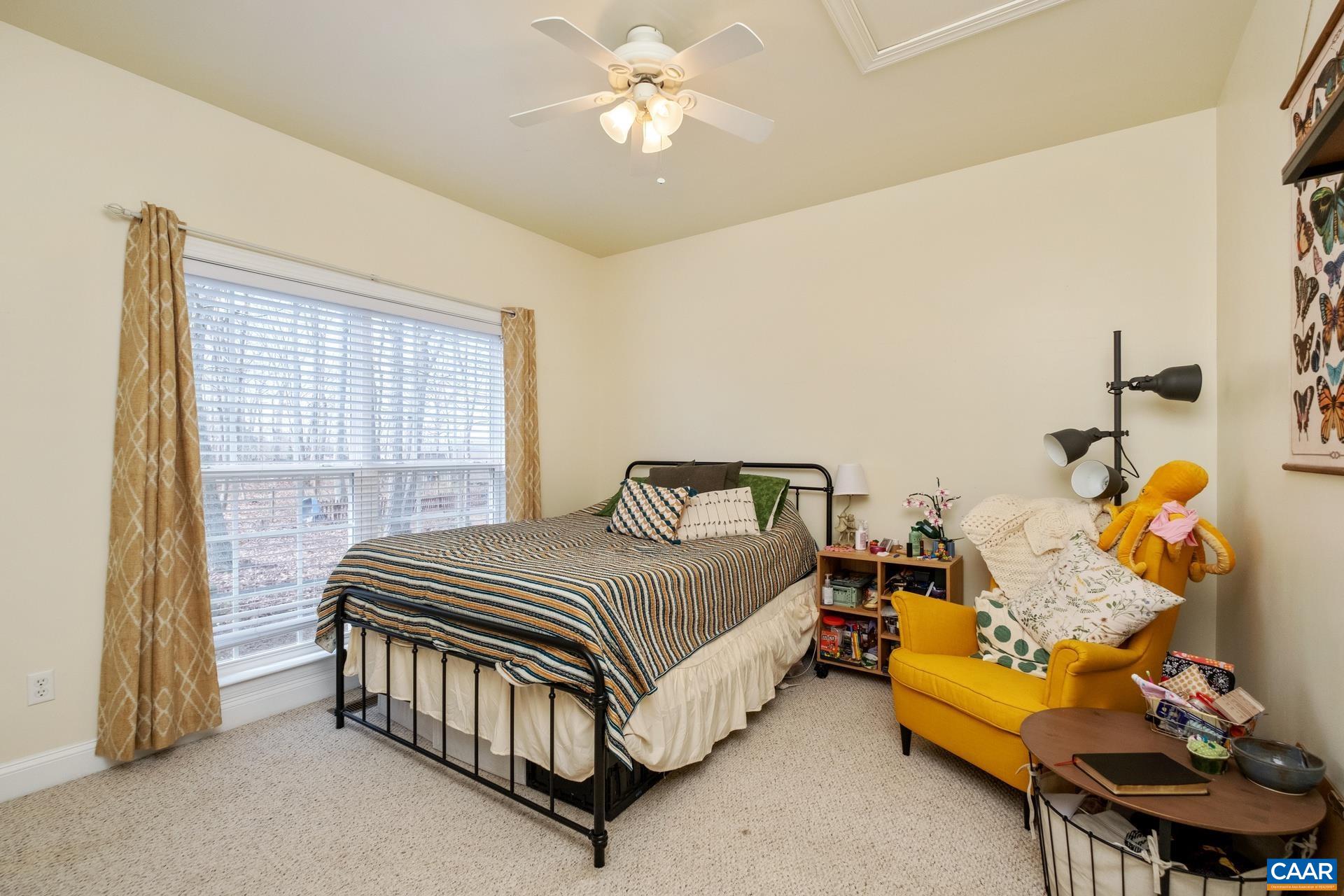 112 AUTUMN OAKS LN