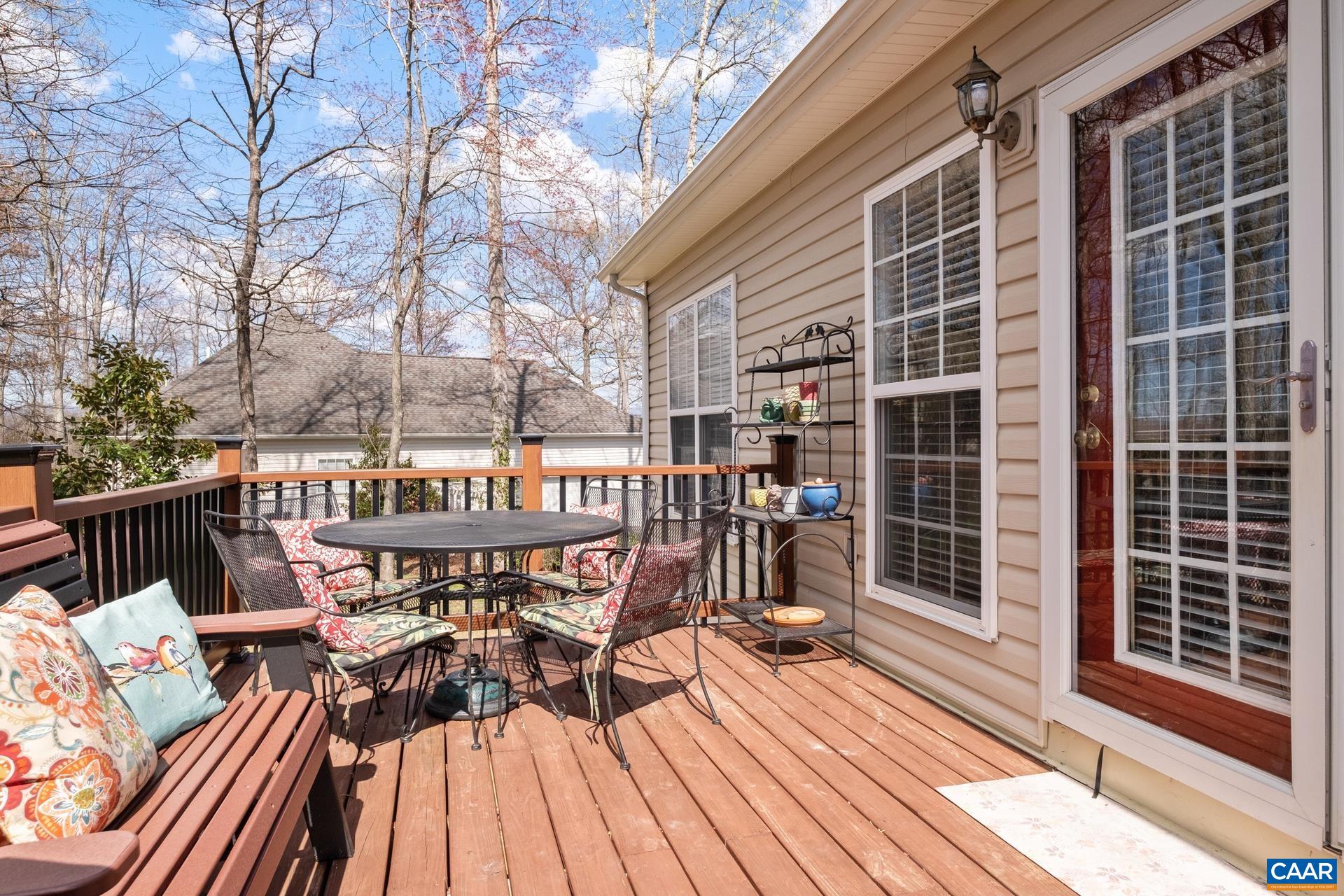 112 AUTUMN OAKS LN