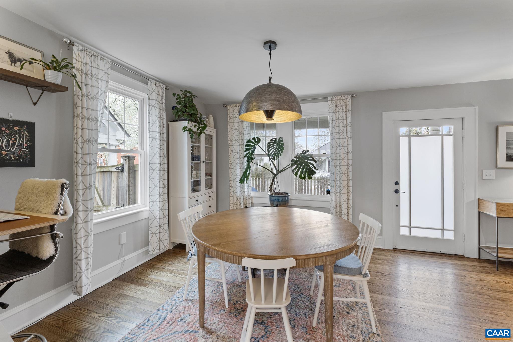 1105 AVON ST