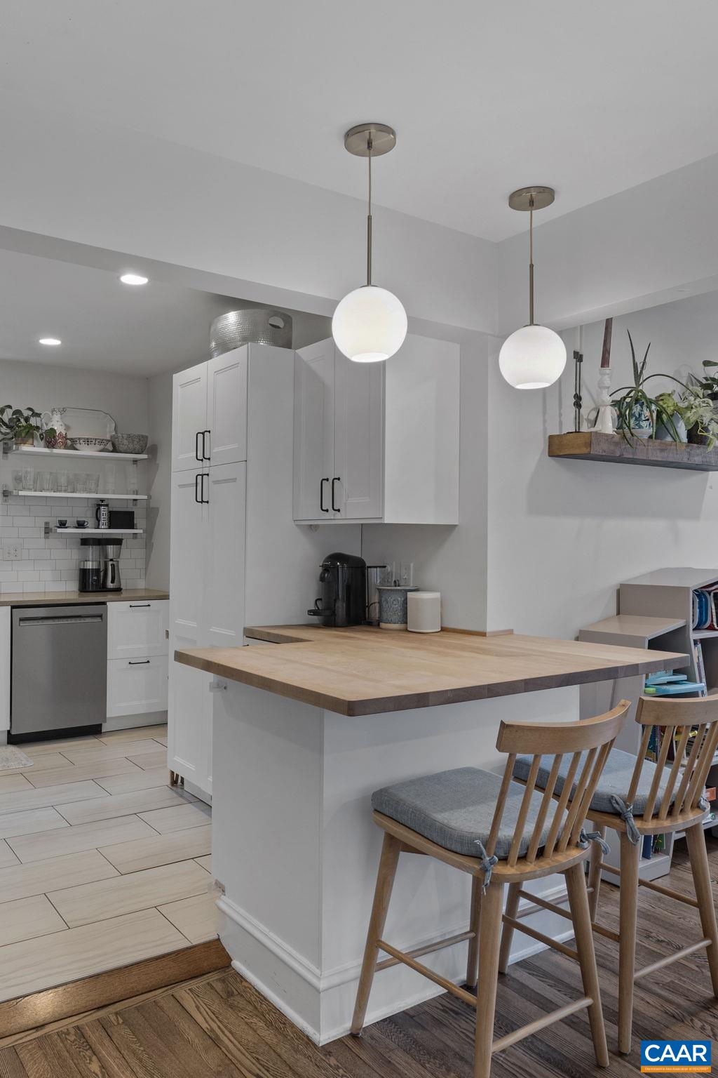 1105 AVON ST