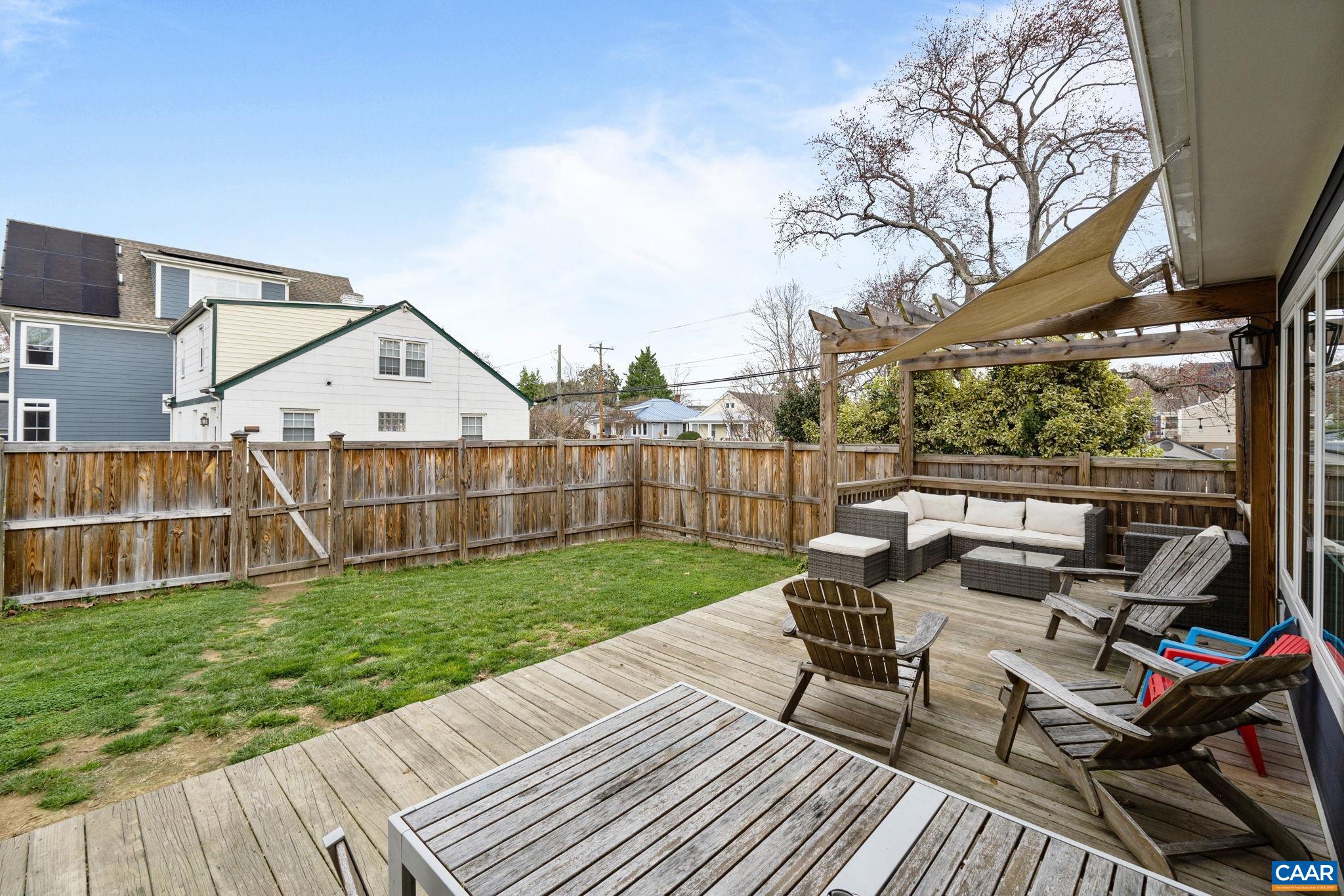 1105 AVON ST