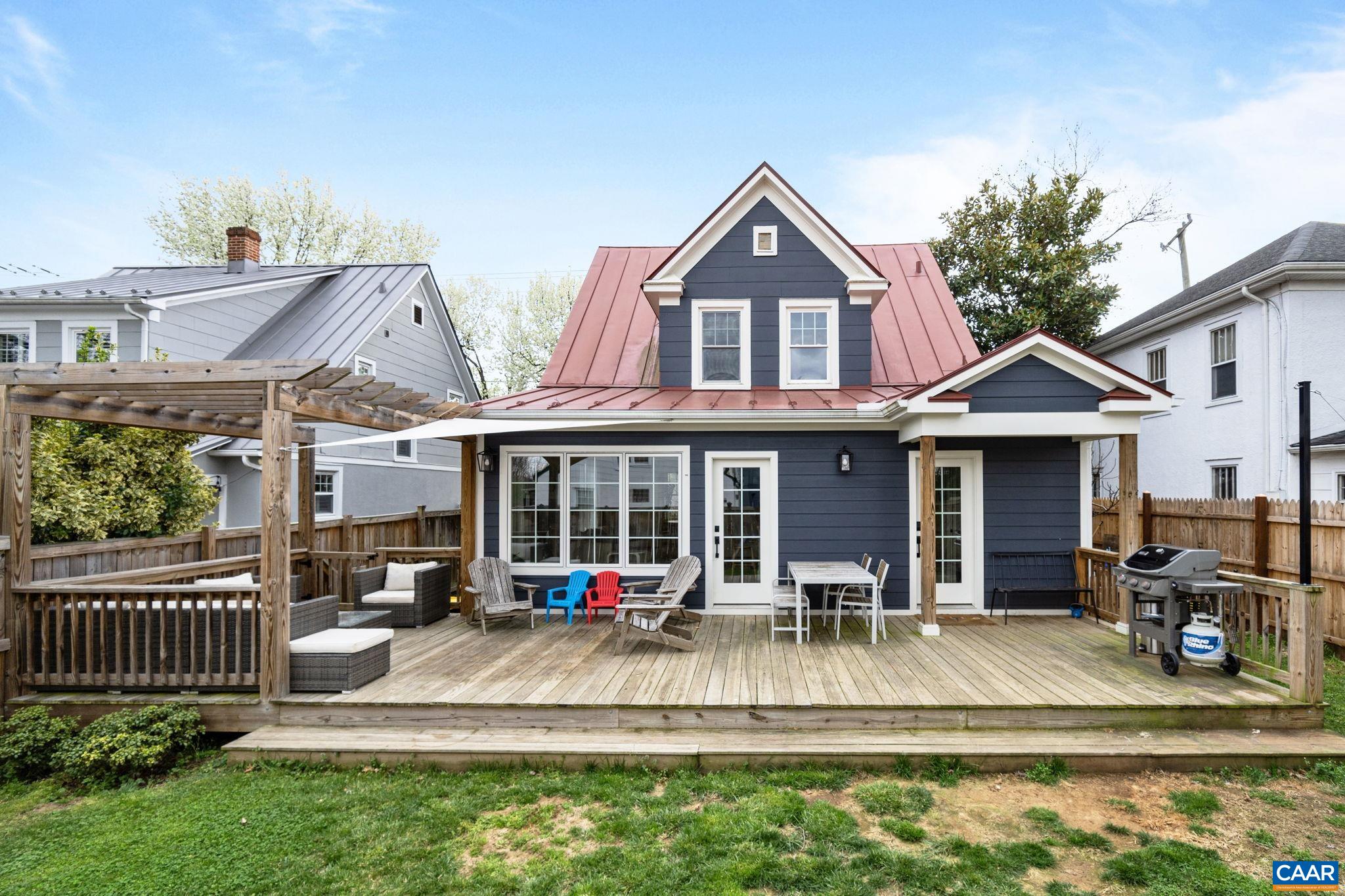 1105 AVON ST