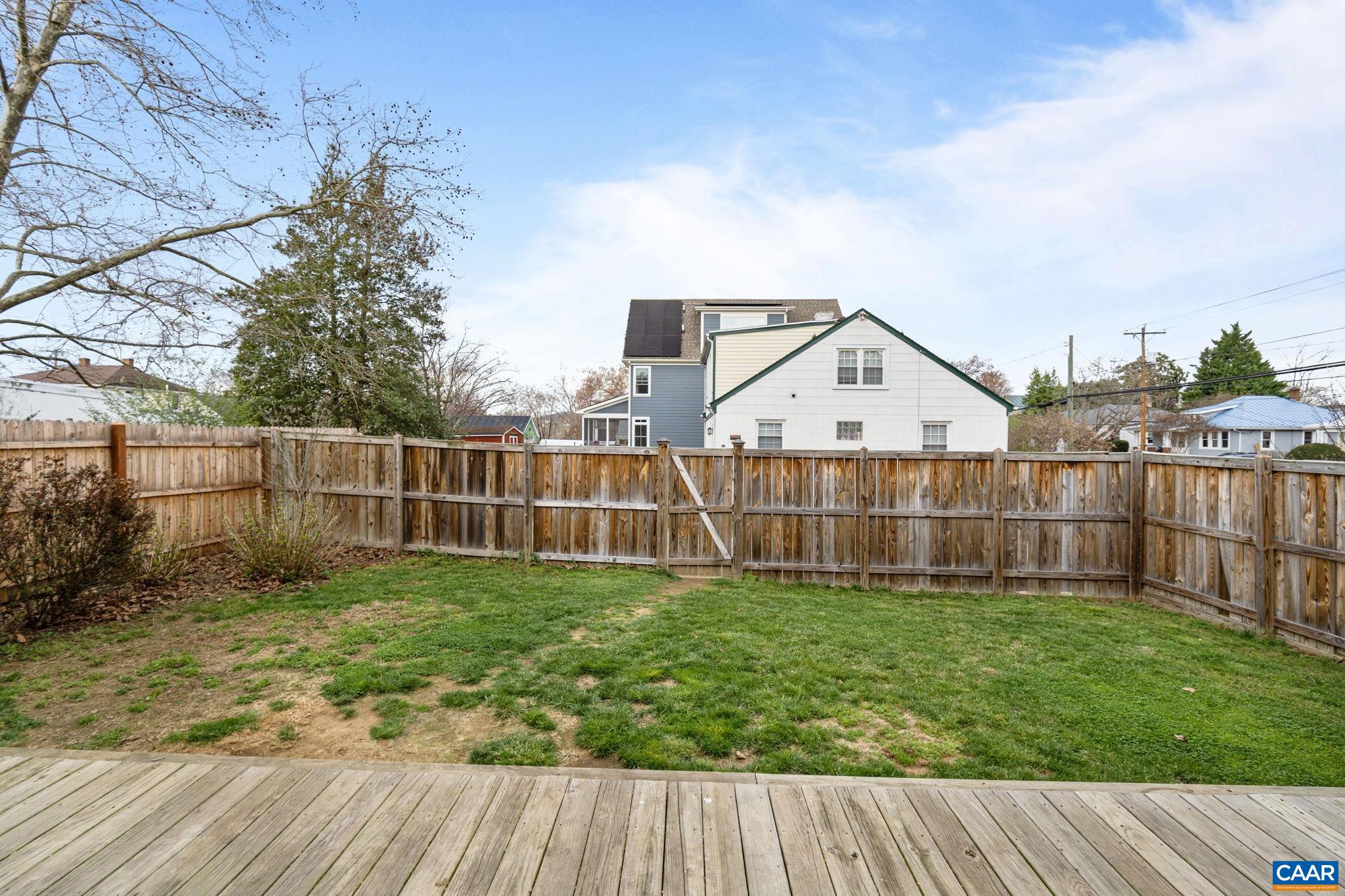 1105 AVON ST