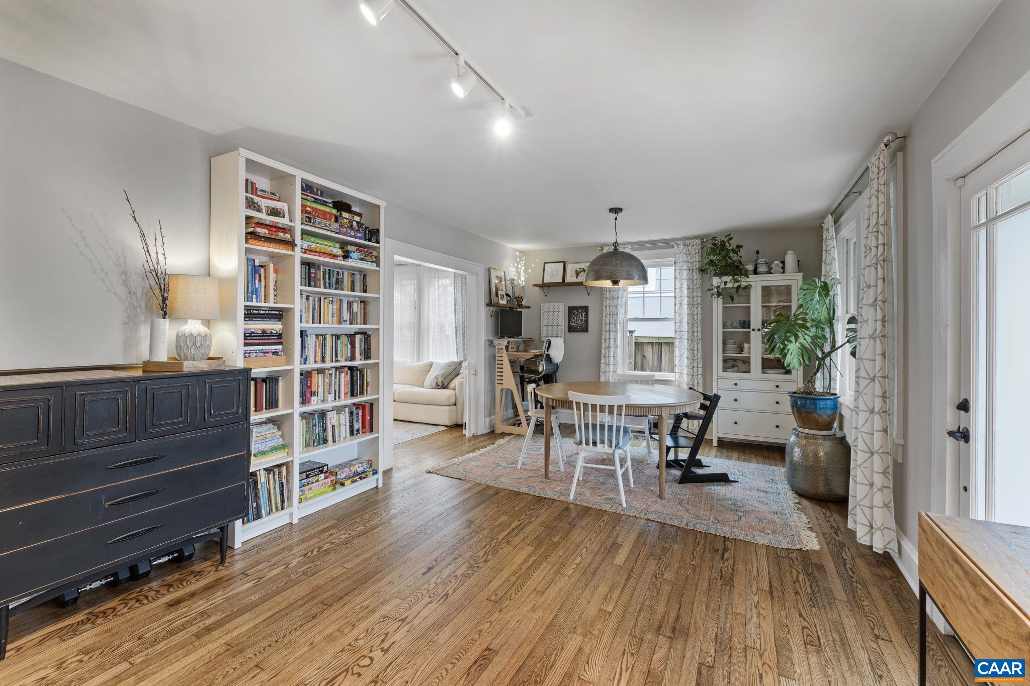 1105 AVON ST