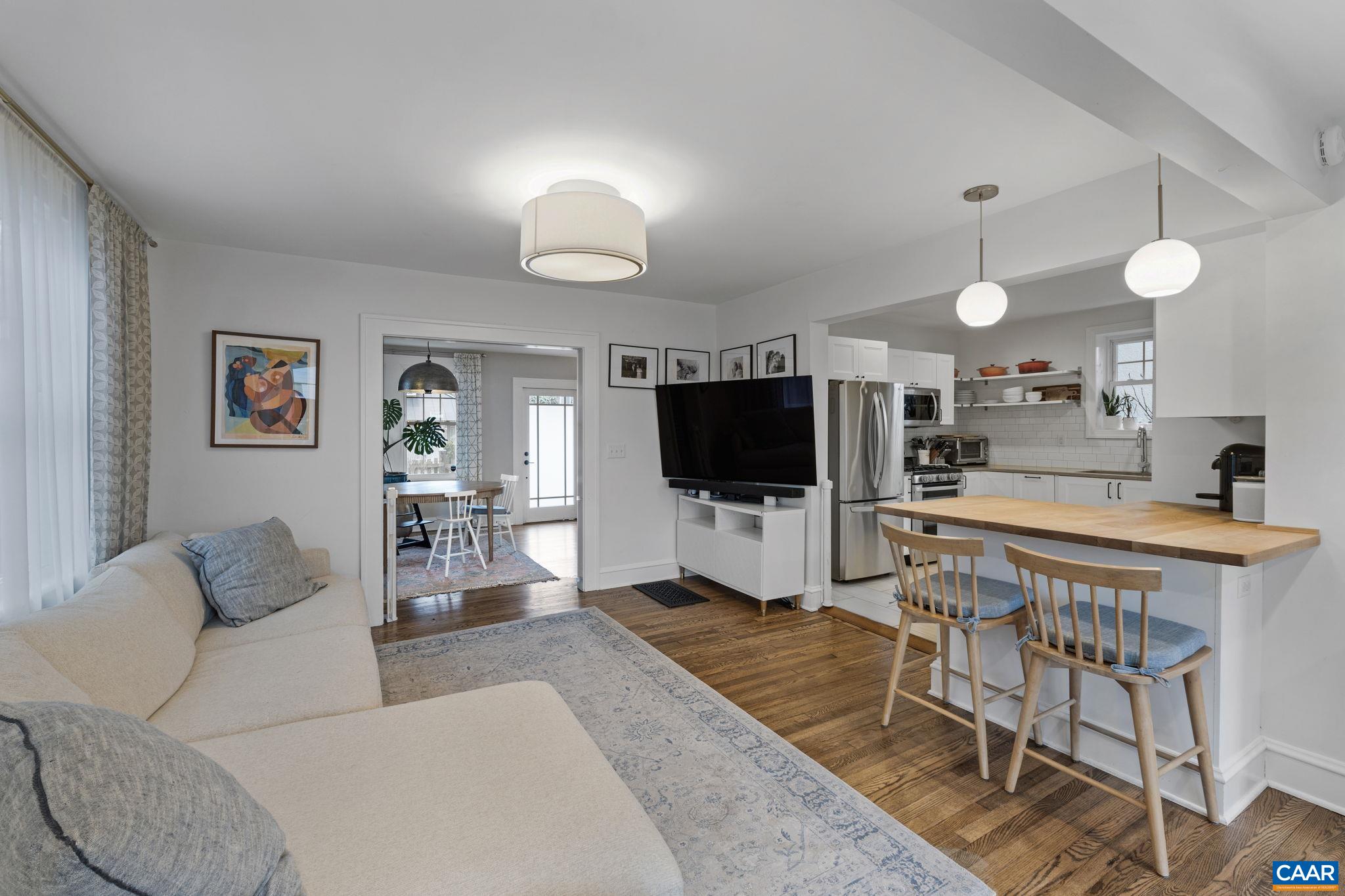 1105 AVON ST