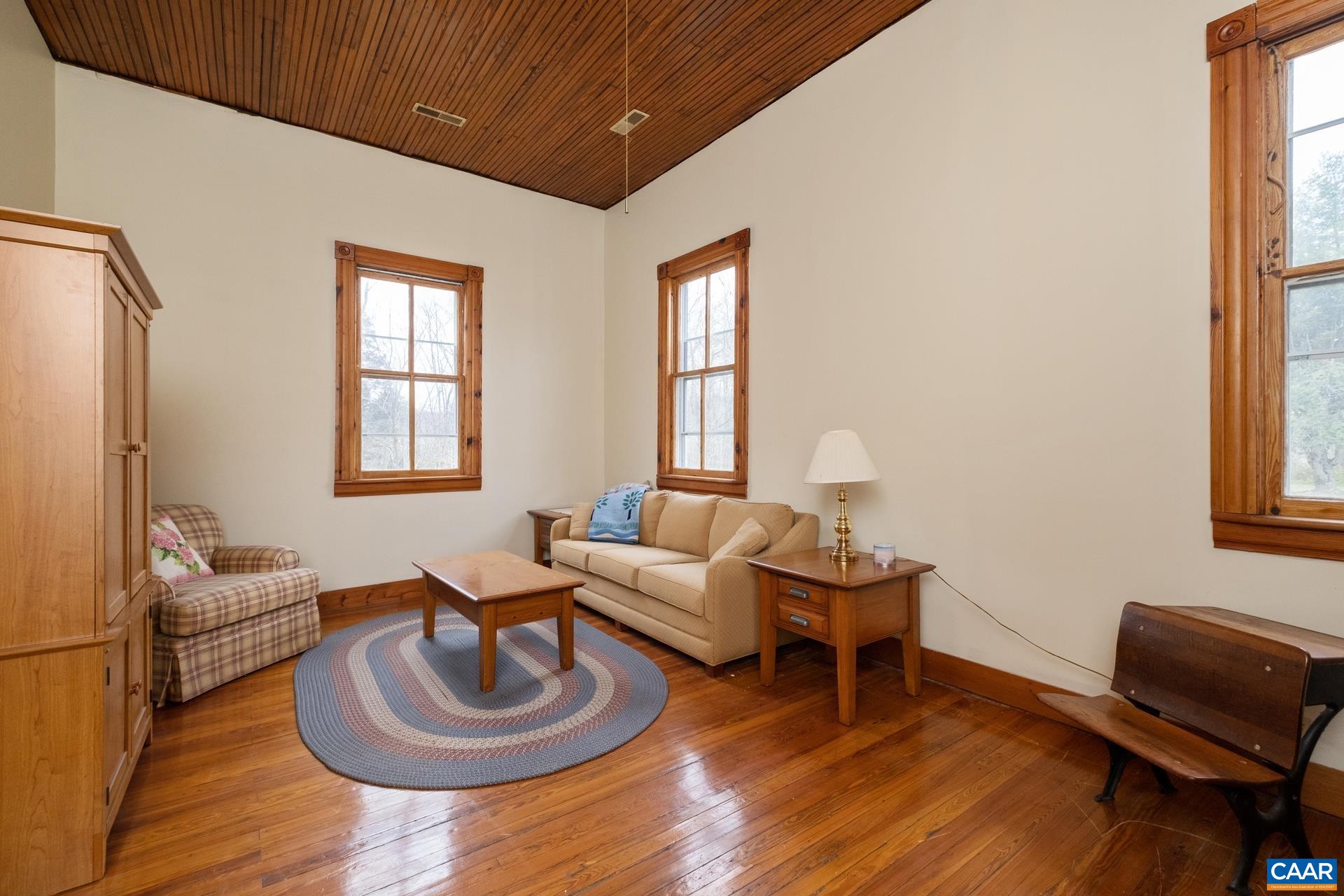 1111 SOUTH RIVER RD