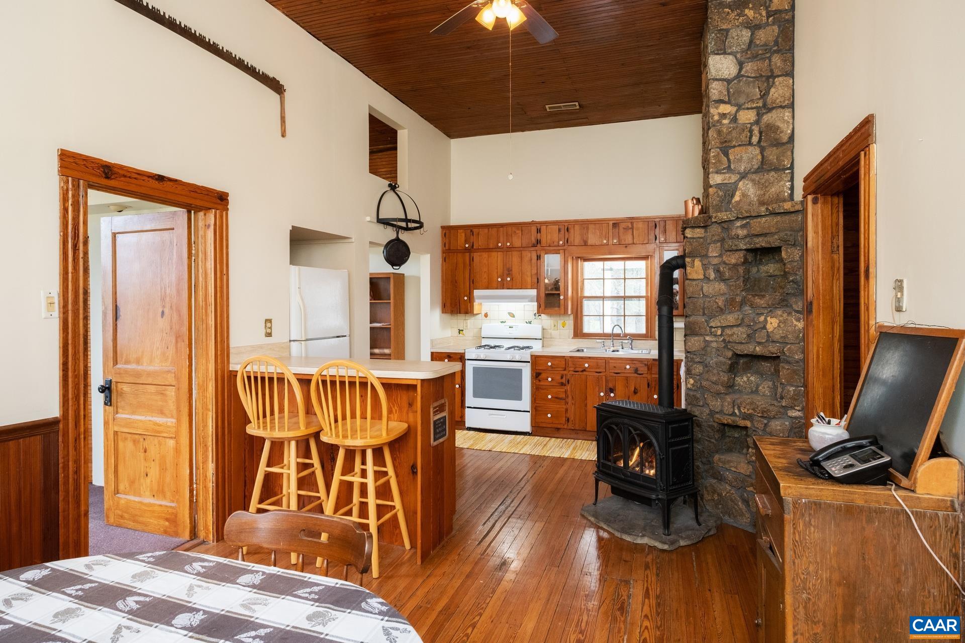 1111 SOUTH RIVER RD