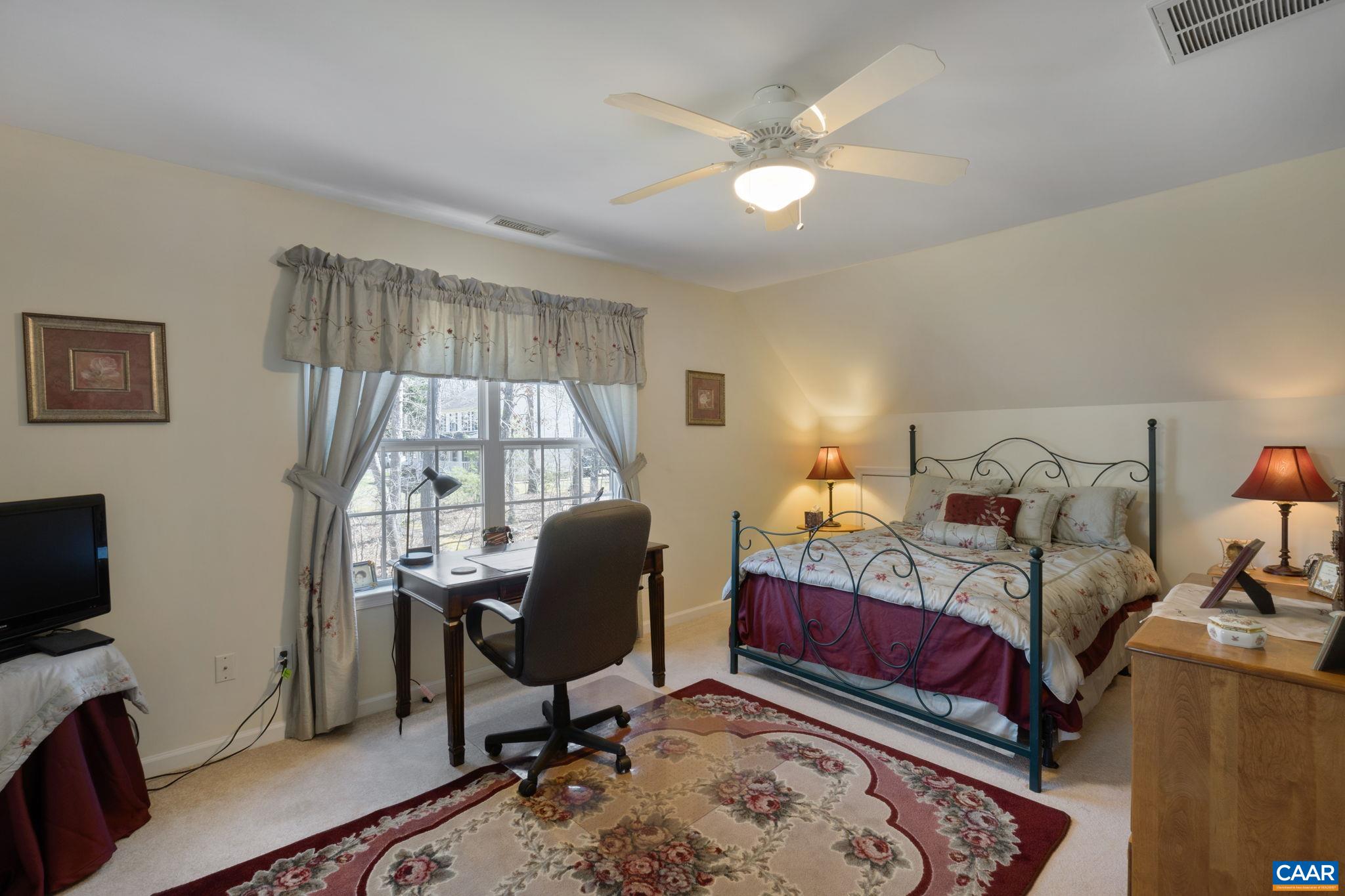 30 MEADOWRIDGE RD