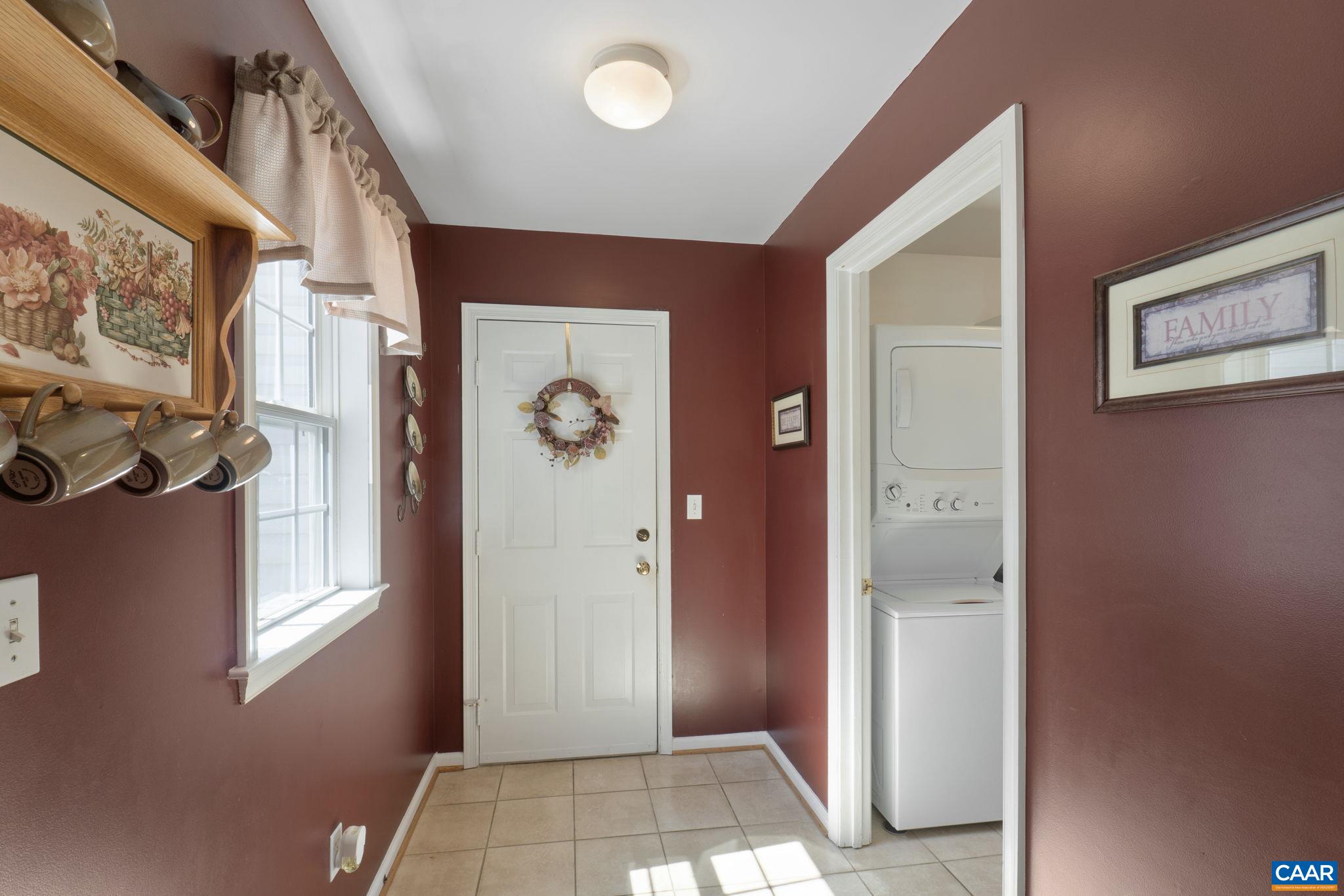 30 MEADOWRIDGE RD