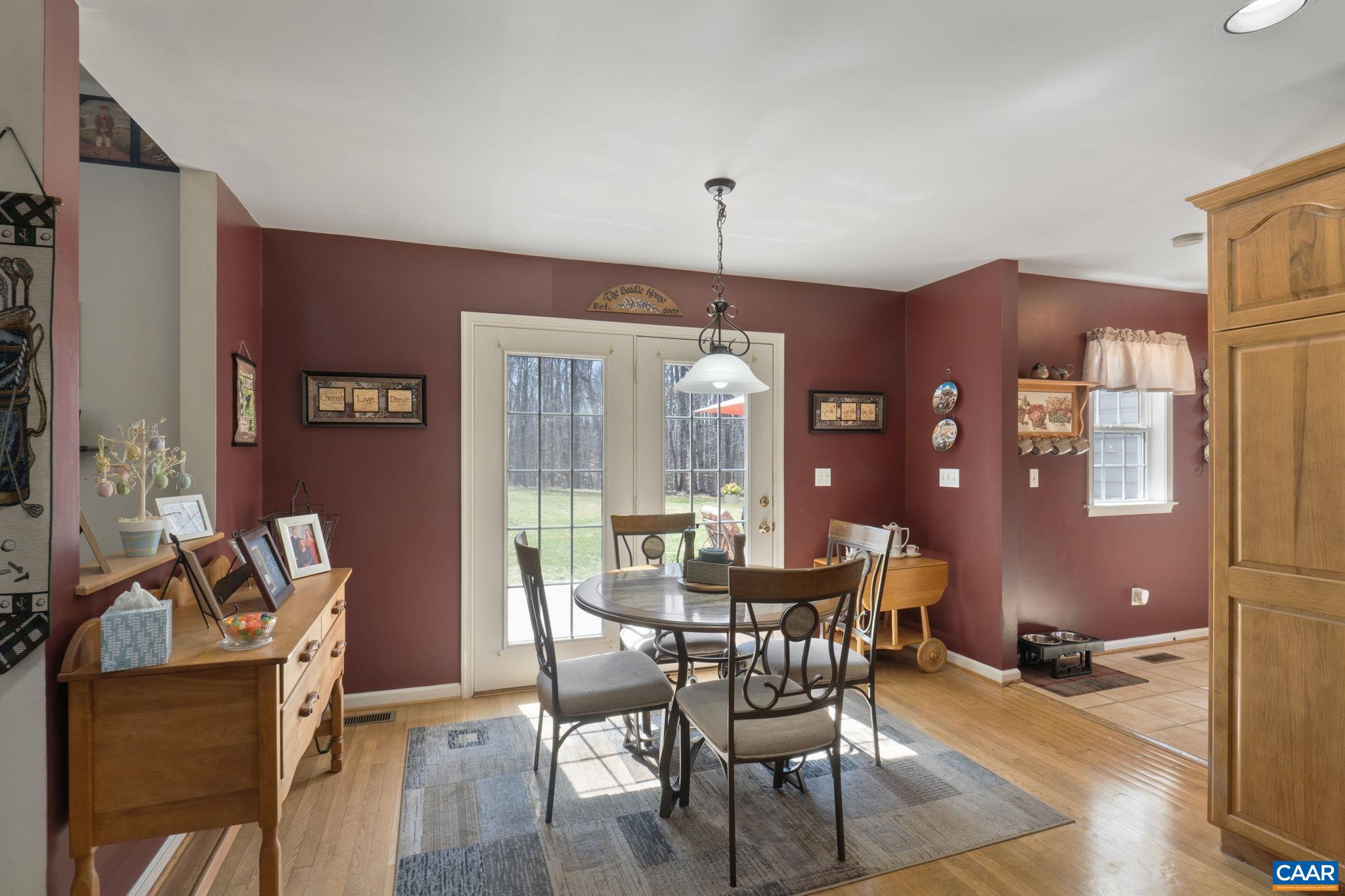 30 MEADOWRIDGE RD
