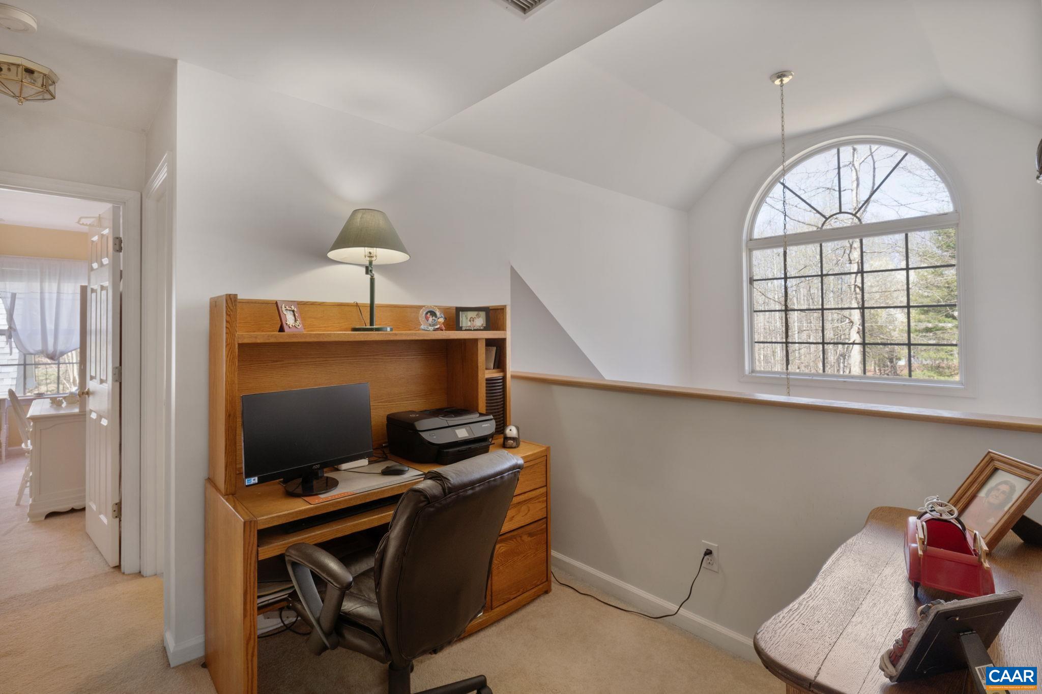 30 MEADOWRIDGE RD
