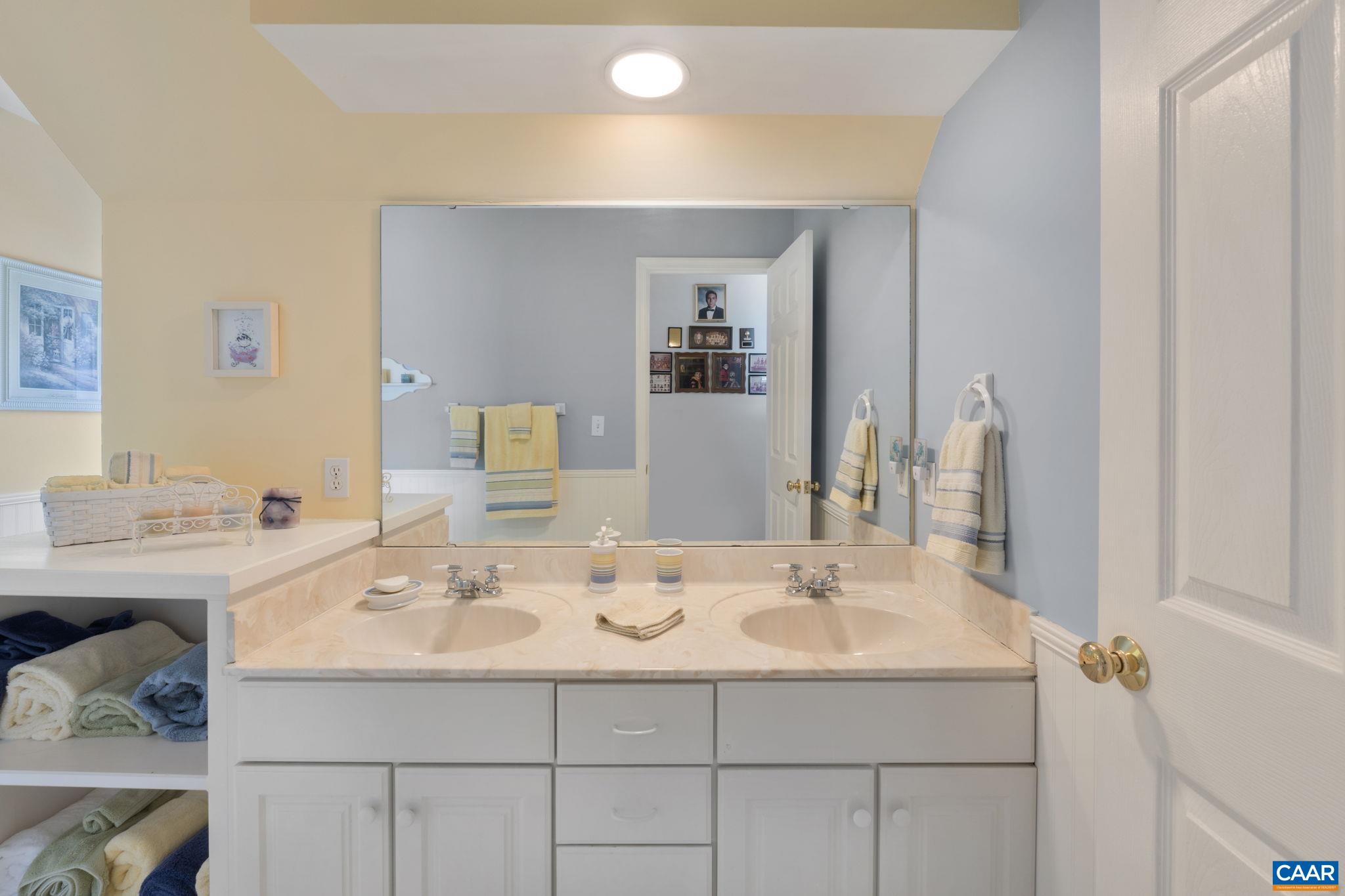 30 MEADOWRIDGE RD