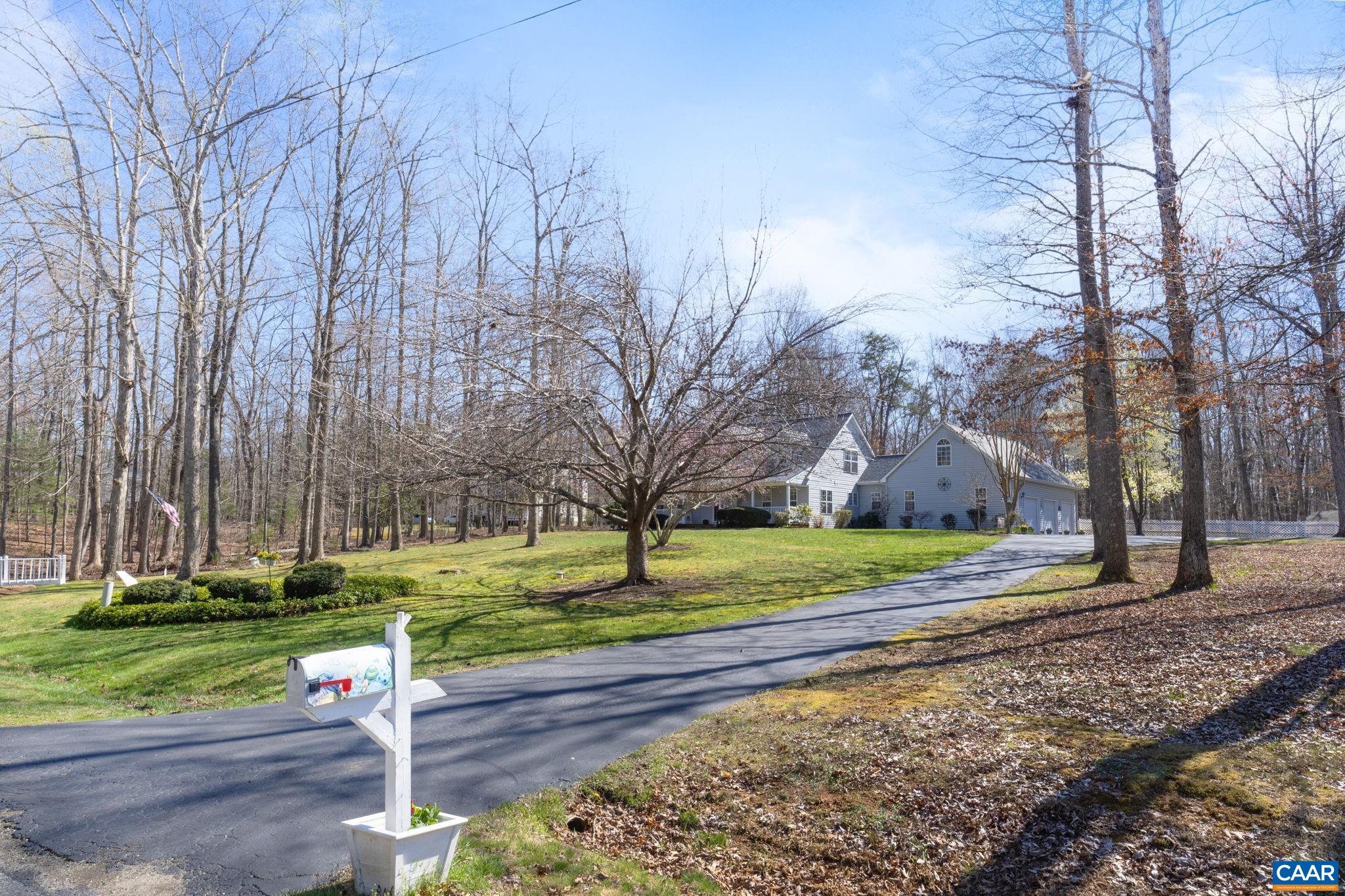 30 MEADOWRIDGE RD