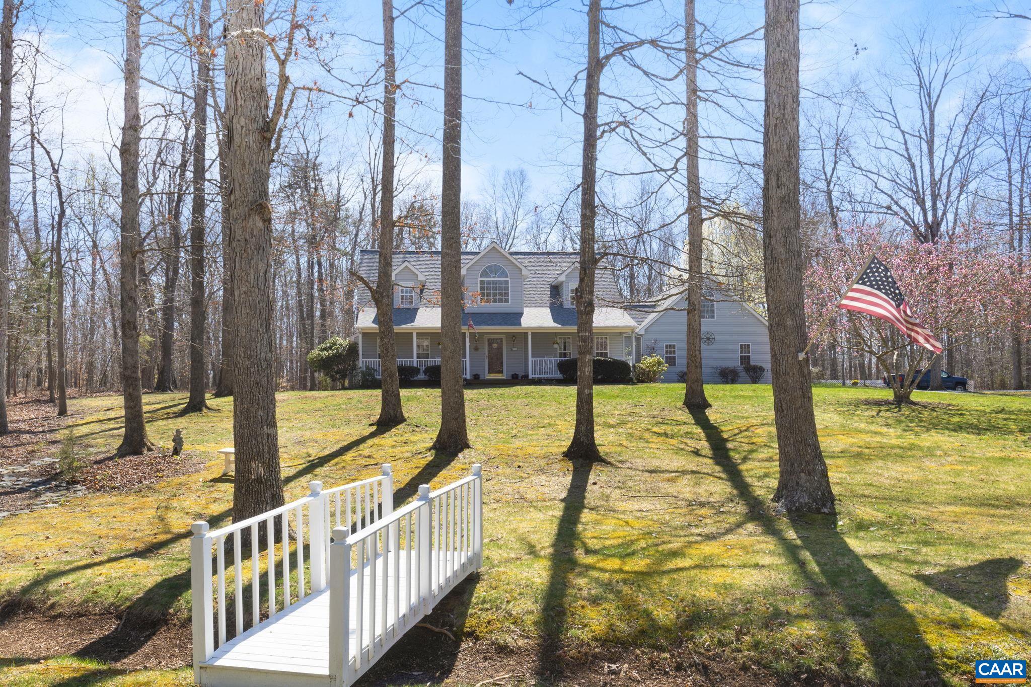 30 MEADOWRIDGE RD