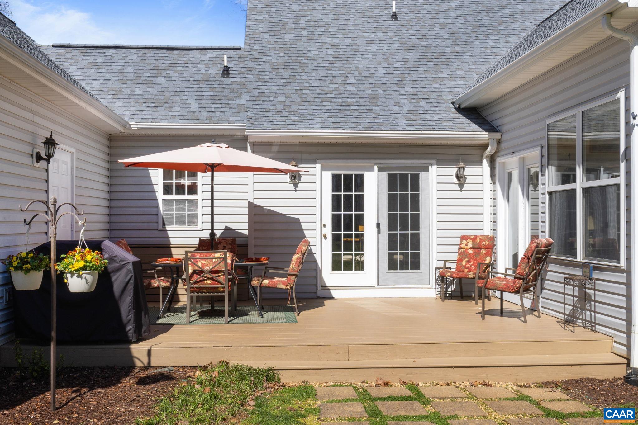 30 MEADOWRIDGE RD