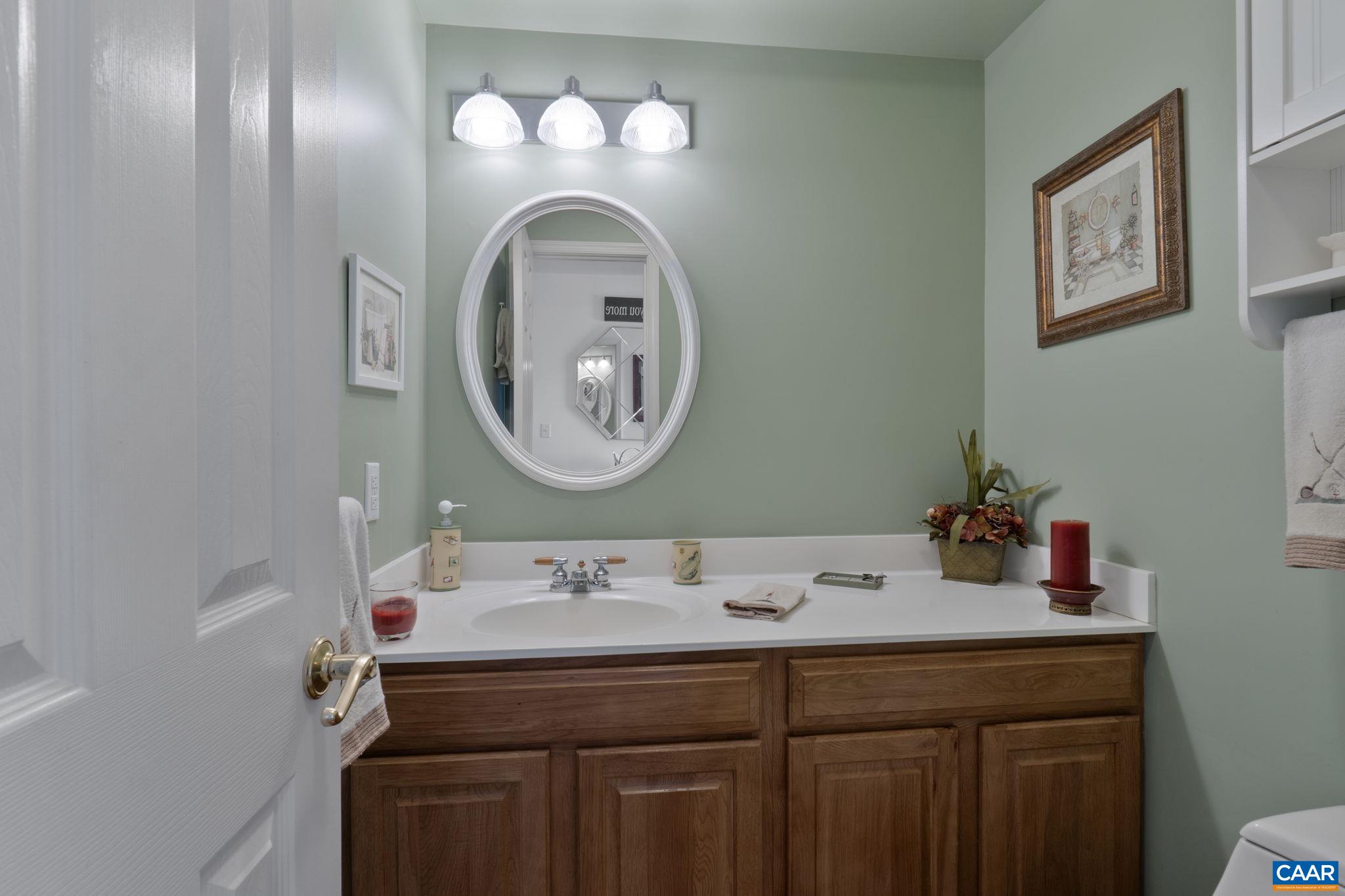 30 MEADOWRIDGE RD