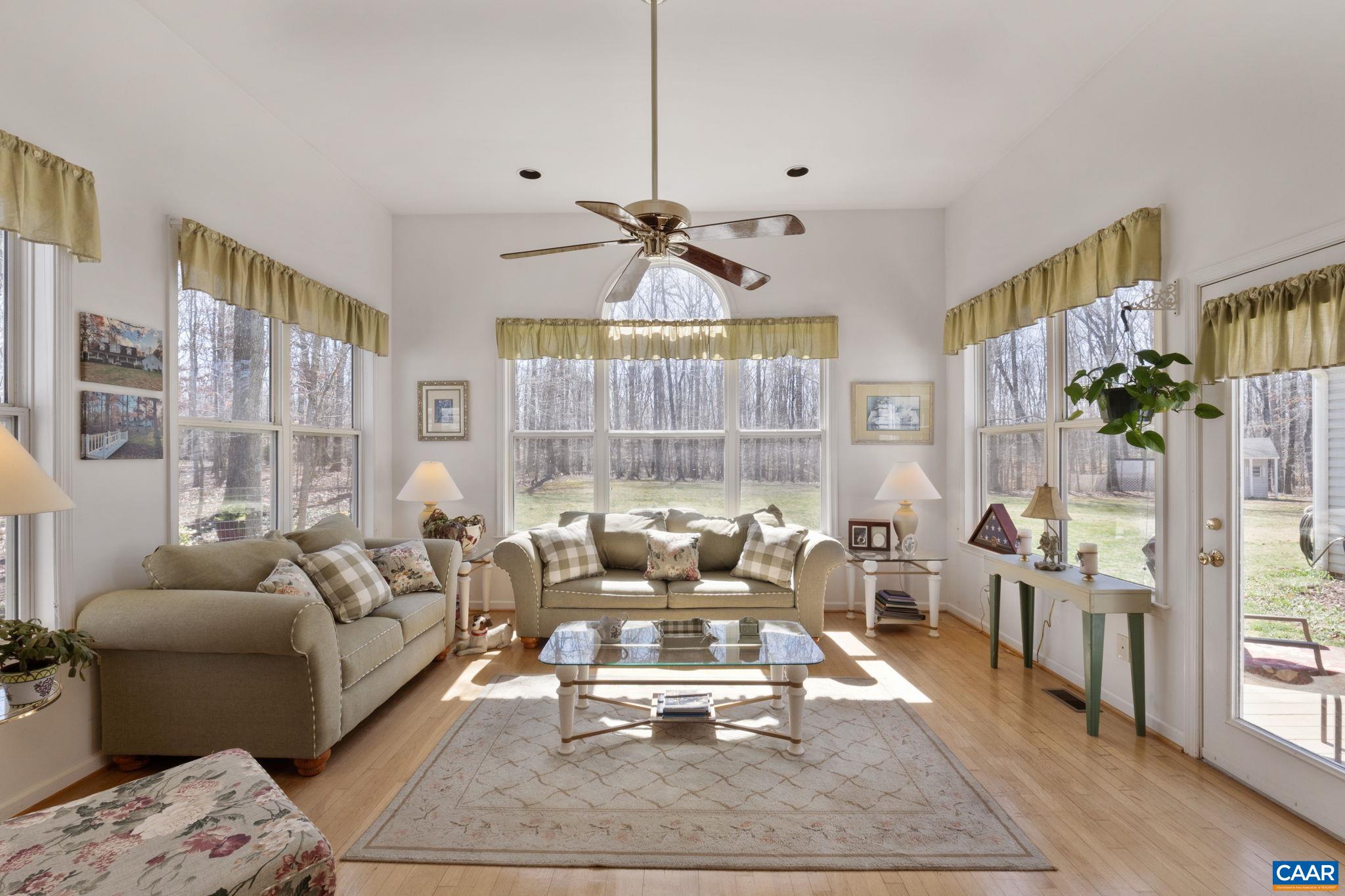 30 MEADOWRIDGE RD
