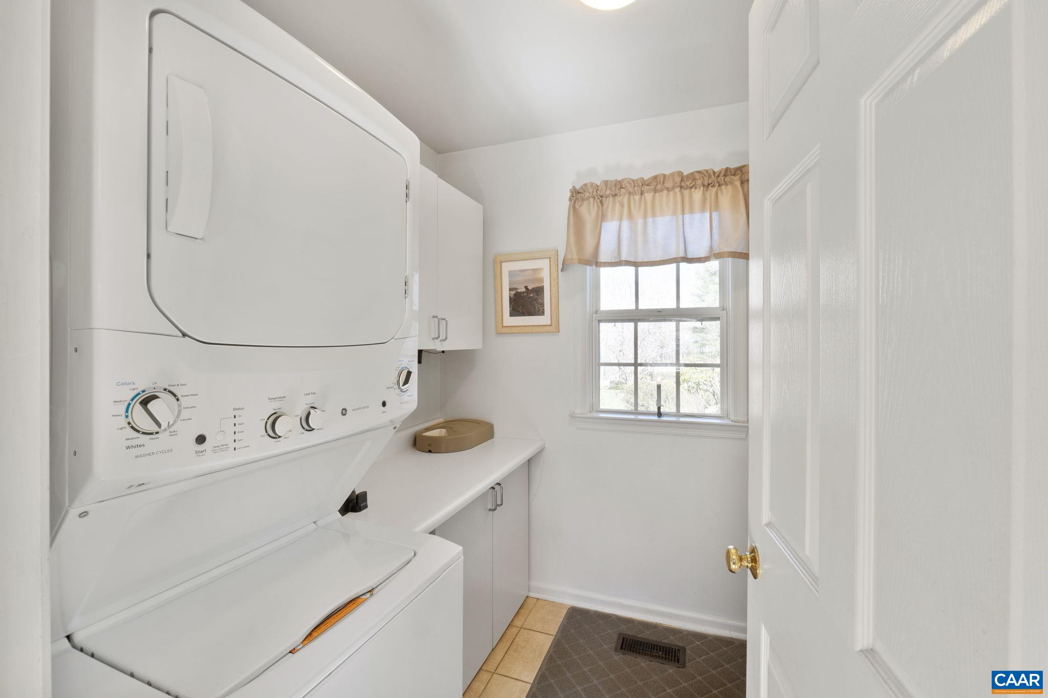 30 MEADOWRIDGE RD