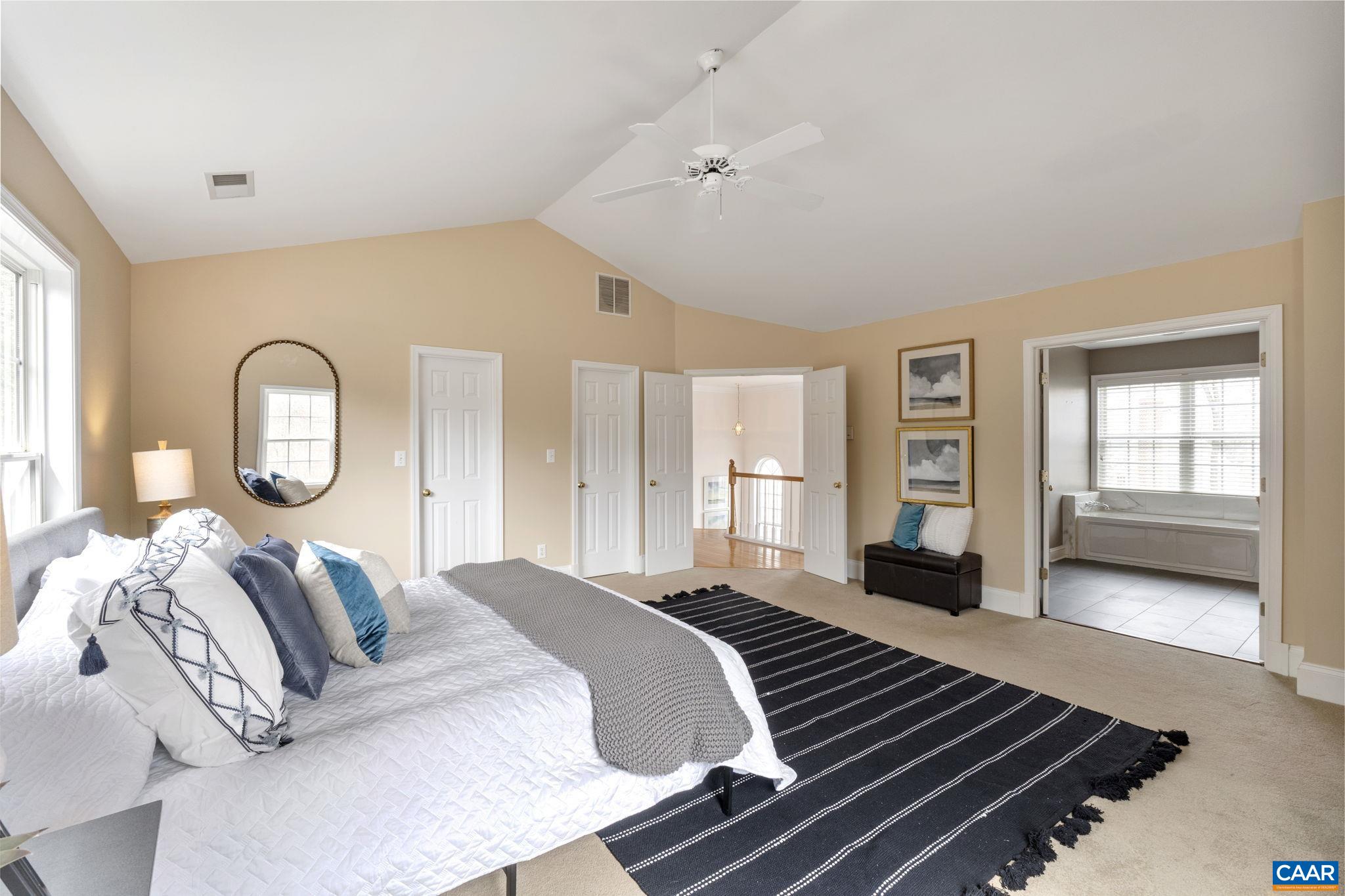 832 KING WILLIAM DR