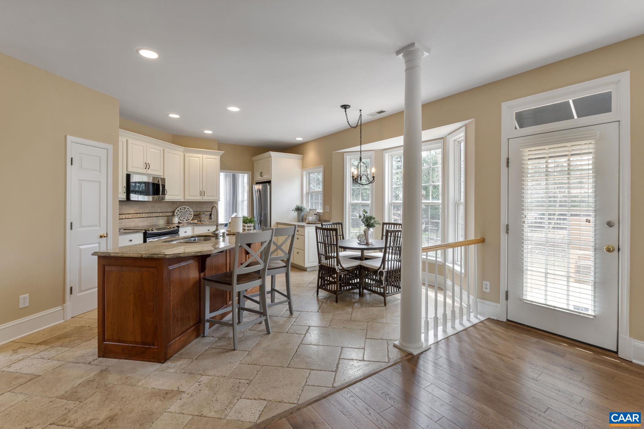 832 KING WILLIAM DR
