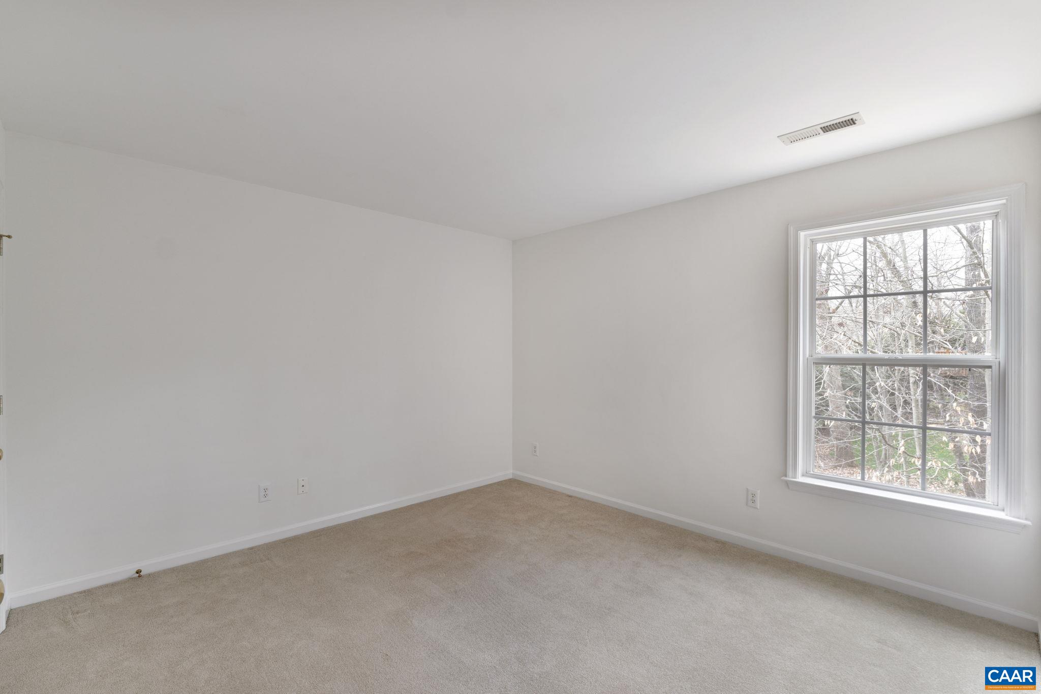 832 KING WILLIAM DR