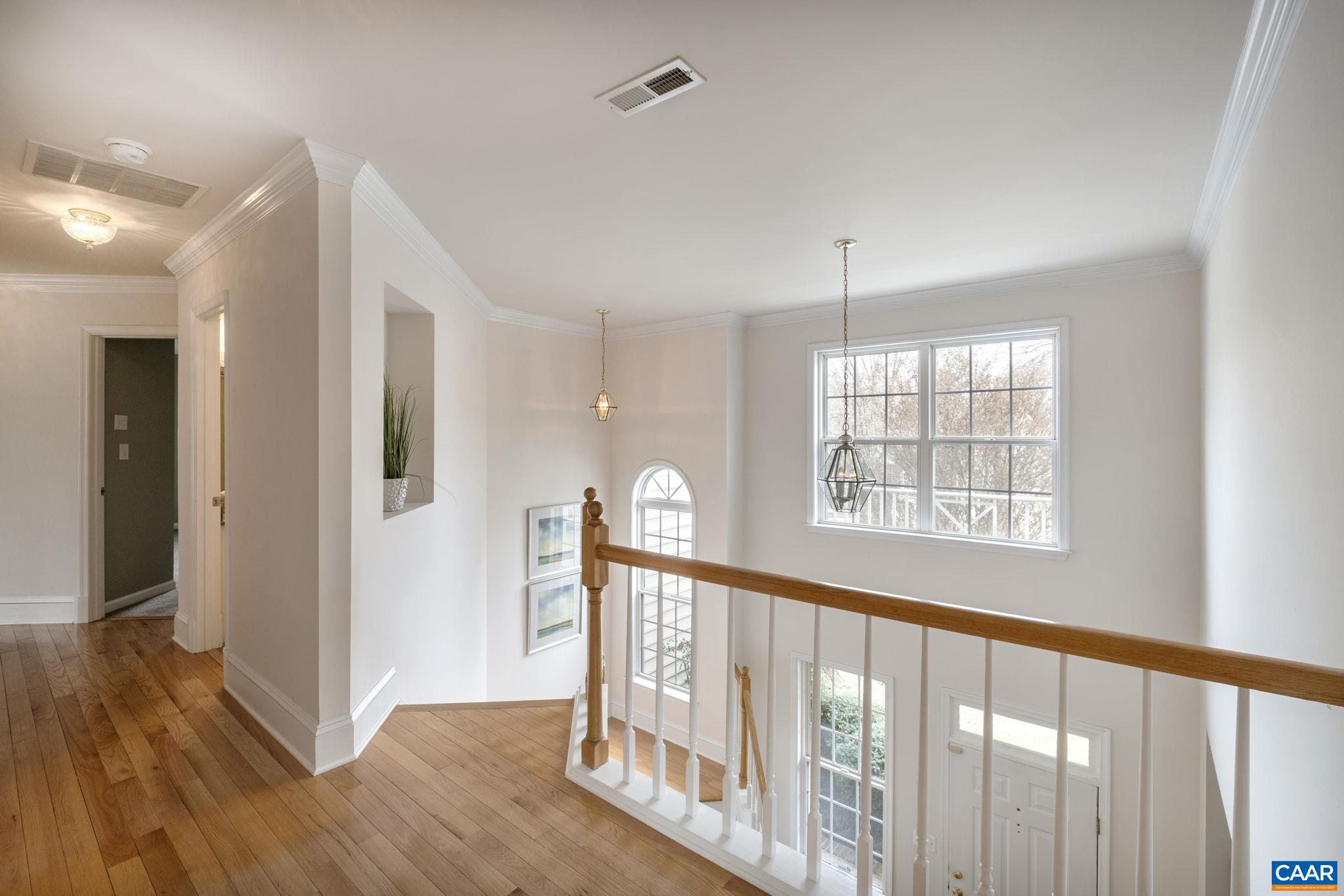 832 KING WILLIAM DR