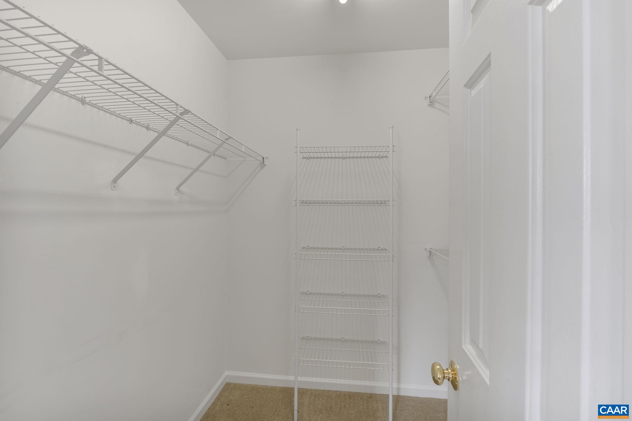 832 KING WILLIAM DR