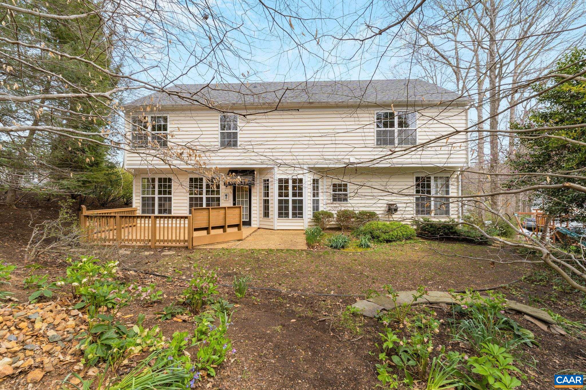 832 KING WILLIAM DR