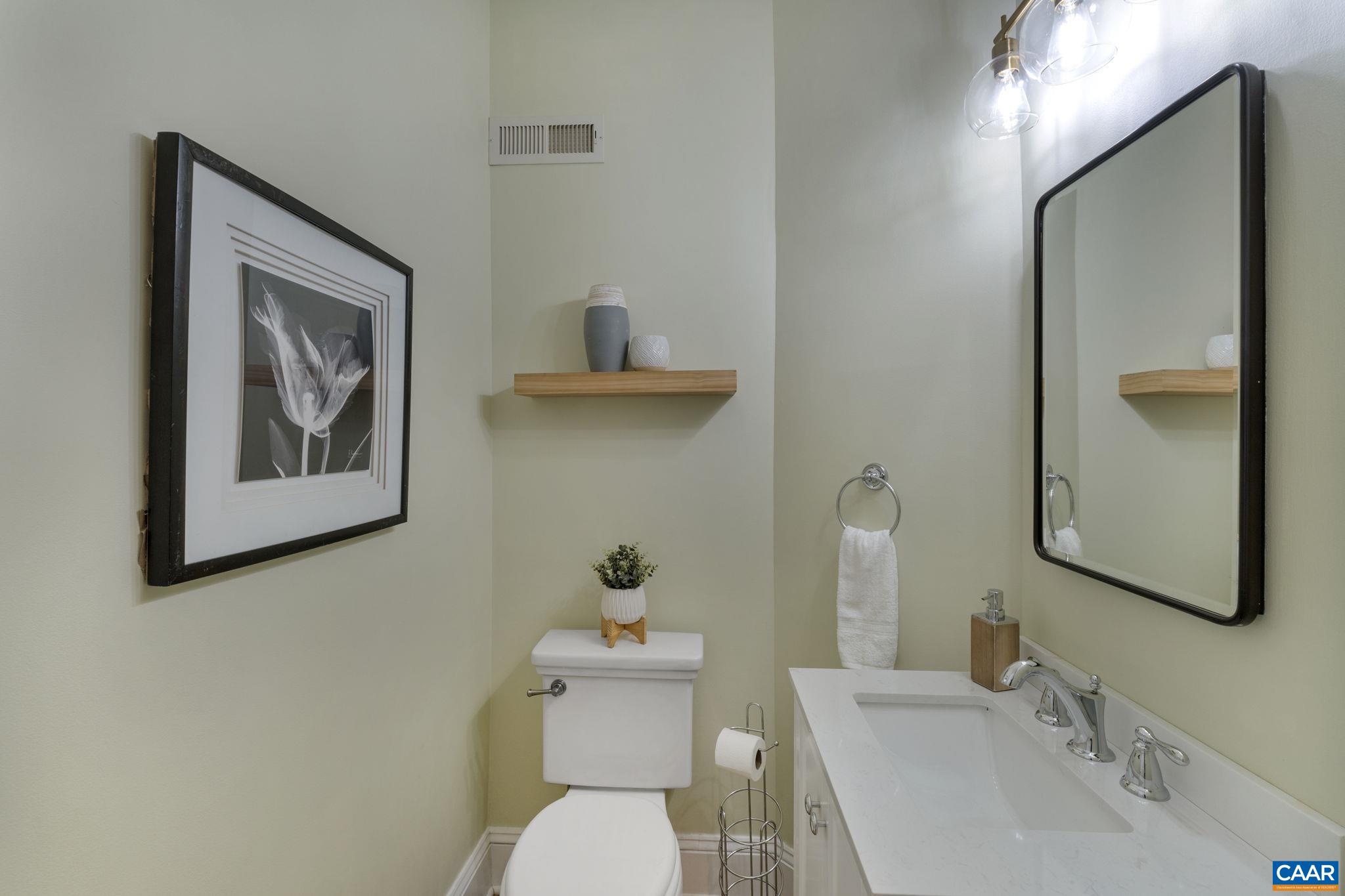 832 KING WILLIAM DR