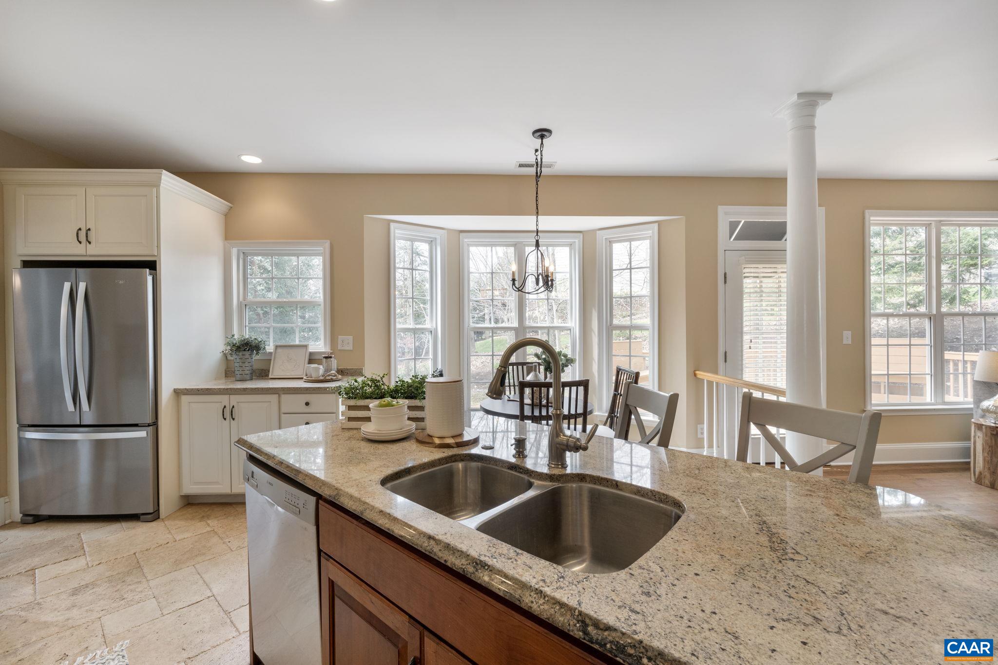 832 KING WILLIAM DR