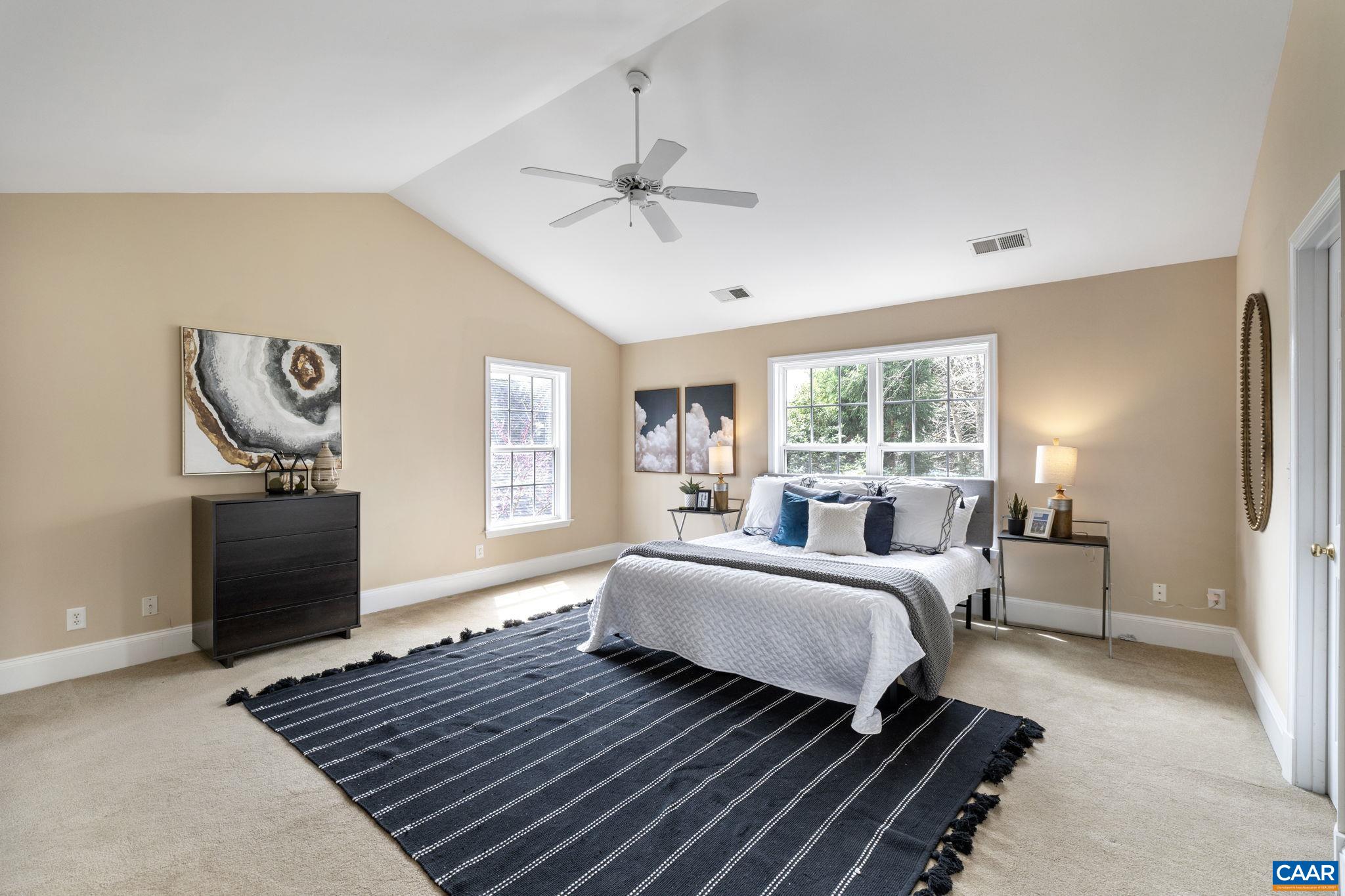 832 KING WILLIAM DR