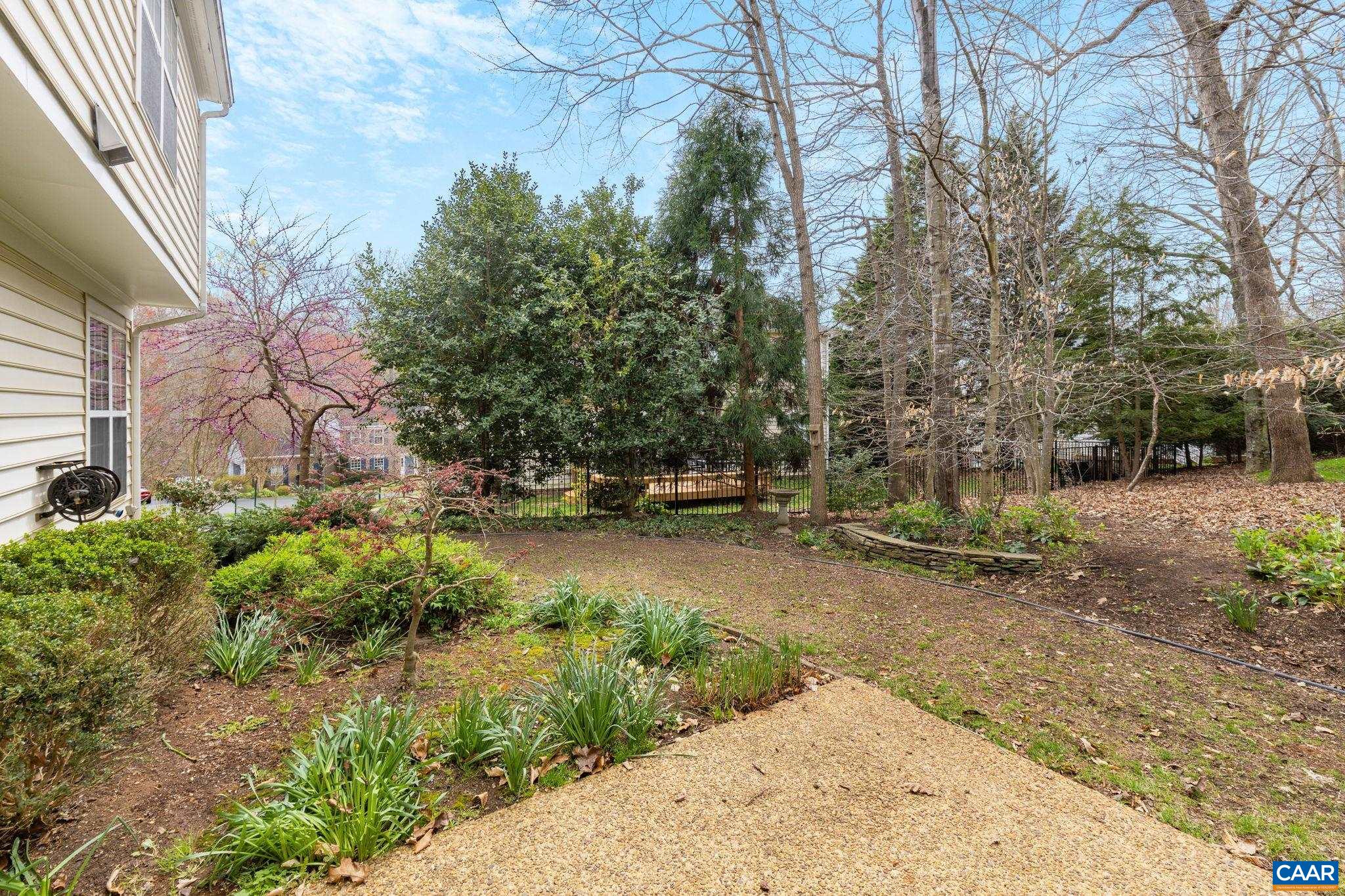 832 KING WILLIAM DR