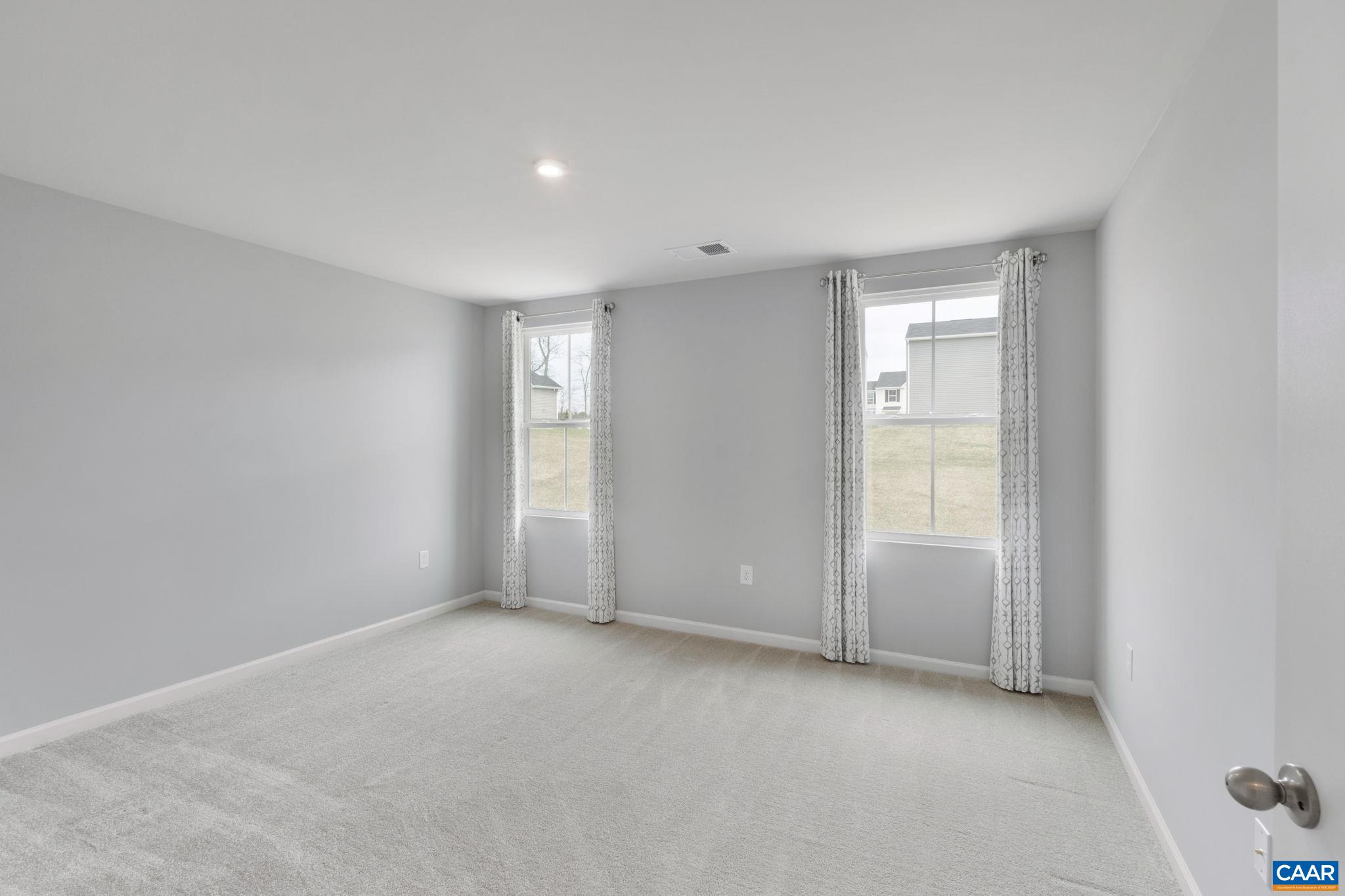 105 WHITE BIRCH RD