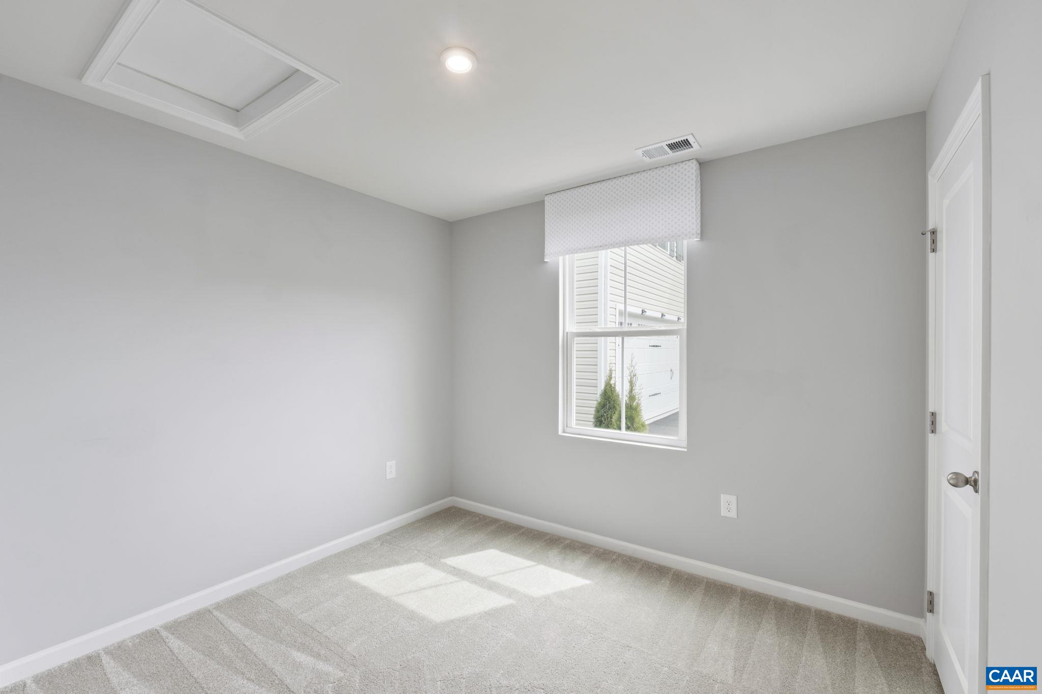 105 WHITE BIRCH RD