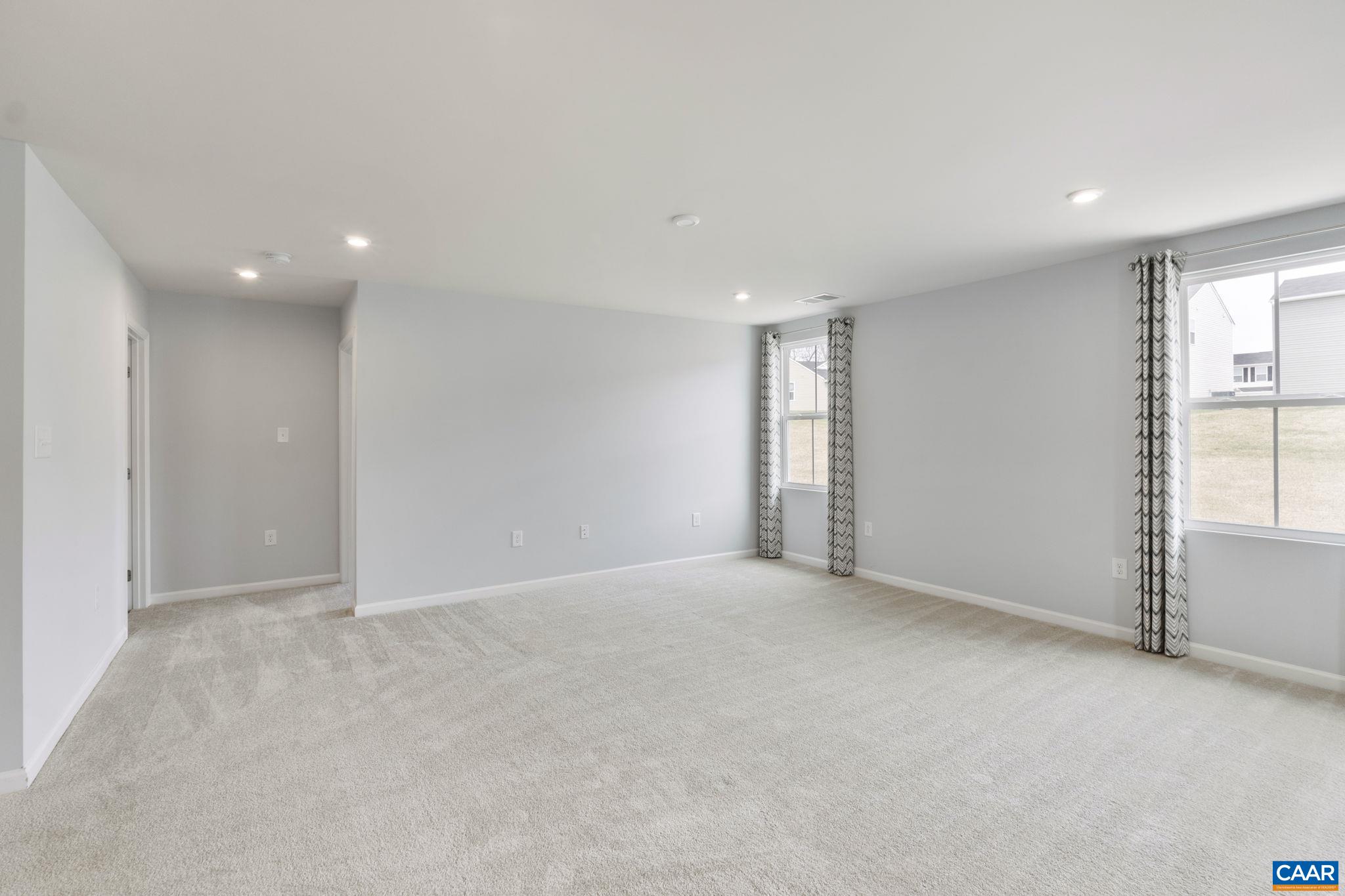105 WHITE BIRCH RD