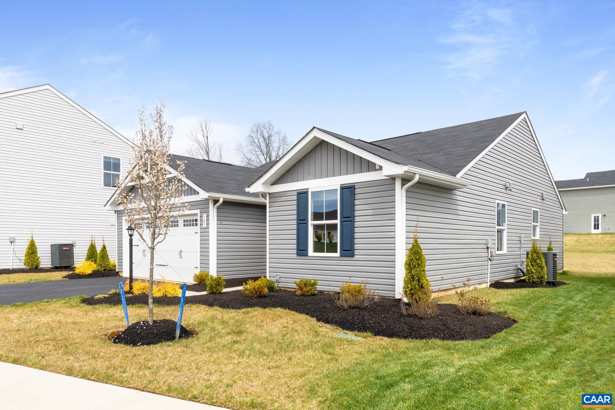 105 WHITE BIRCH RD