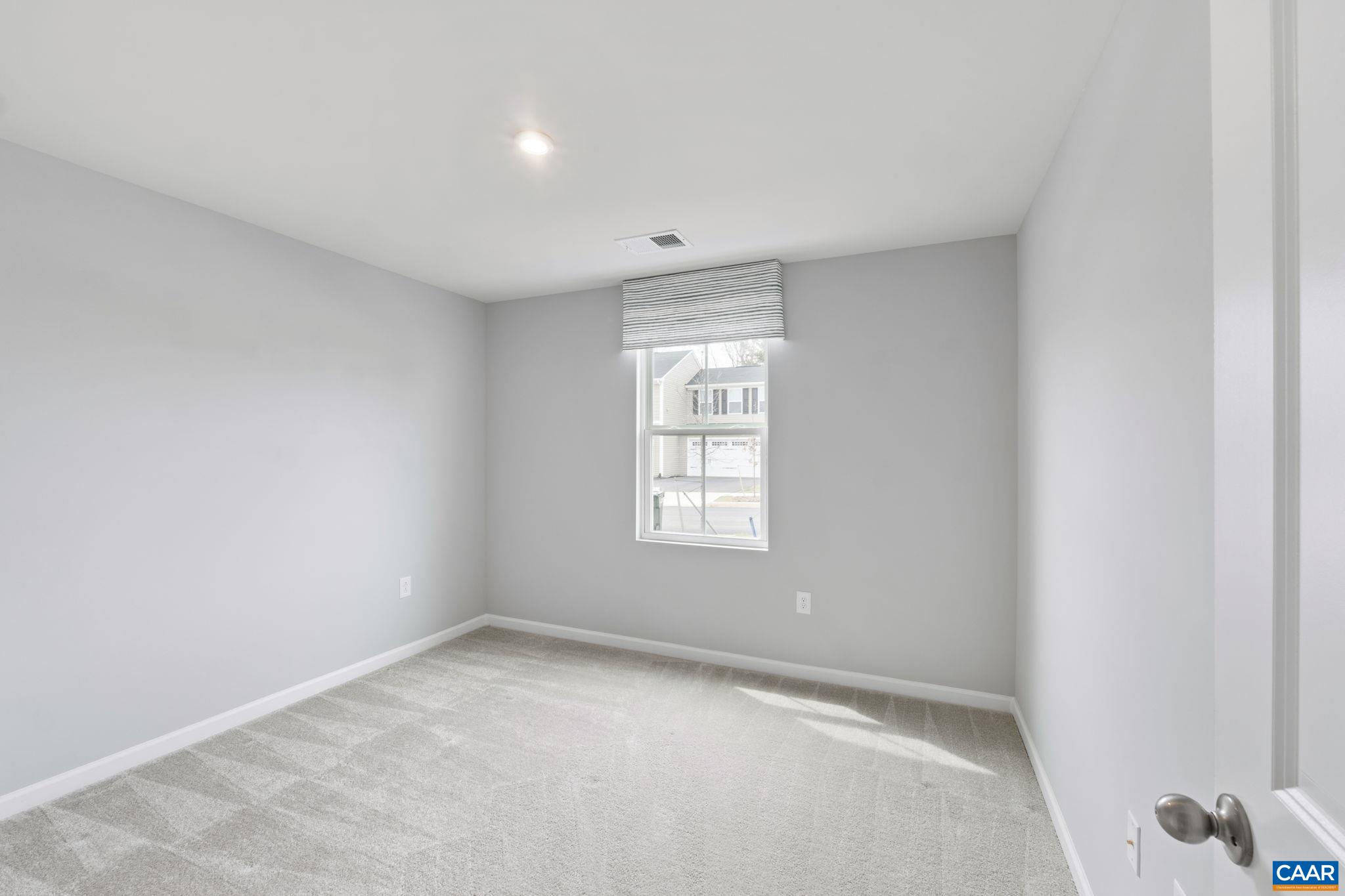 105 WHITE BIRCH RD