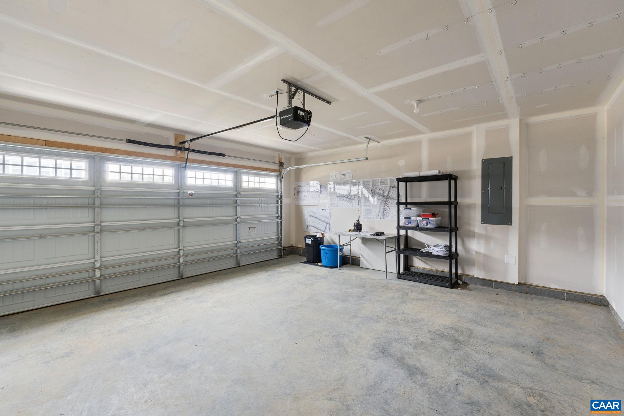 105 WHITE BIRCH RD