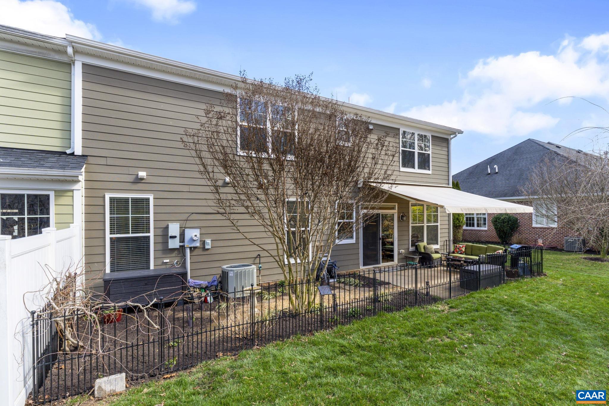 105 COTTAGE CT