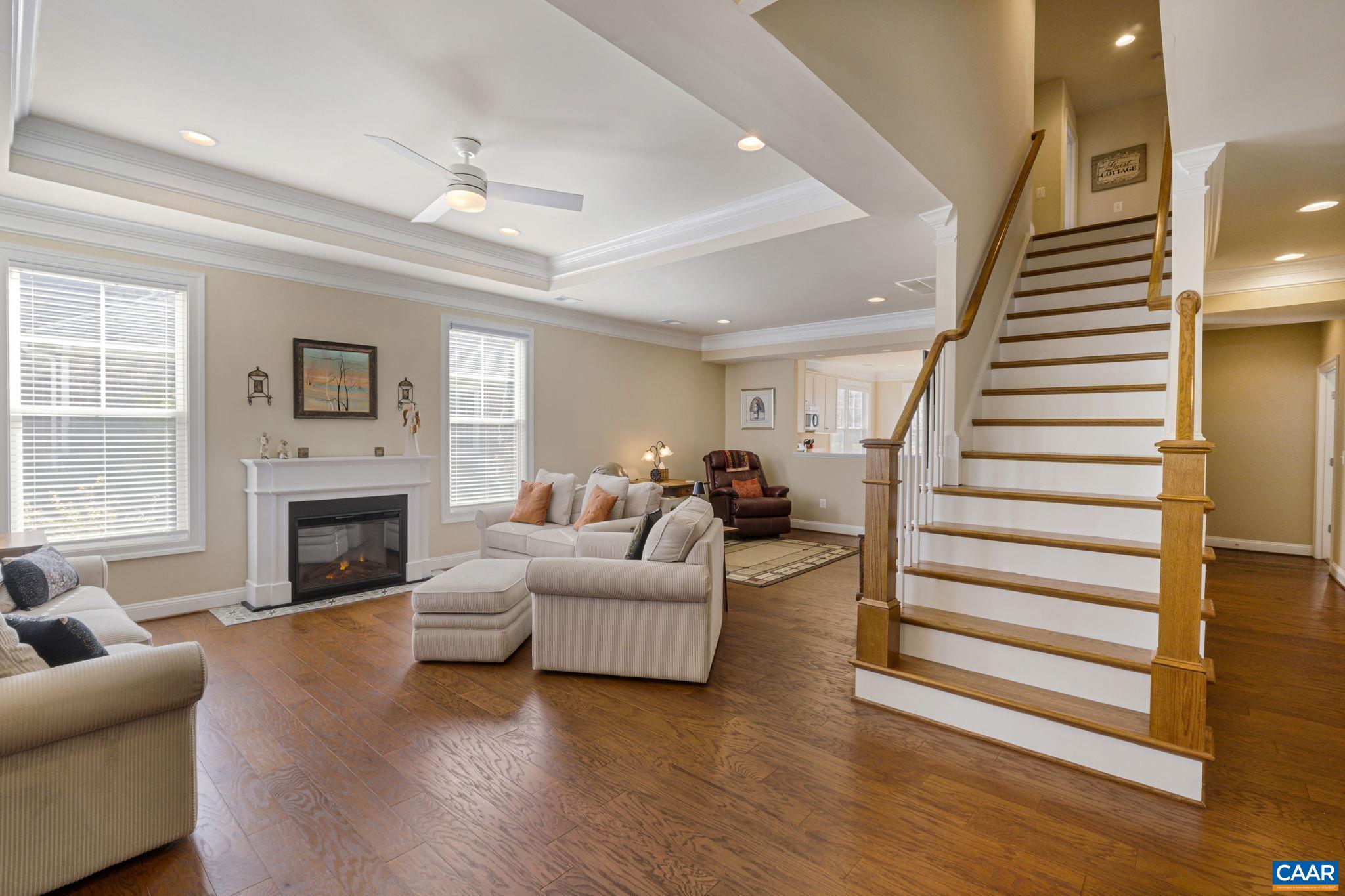 105 COTTAGE CT