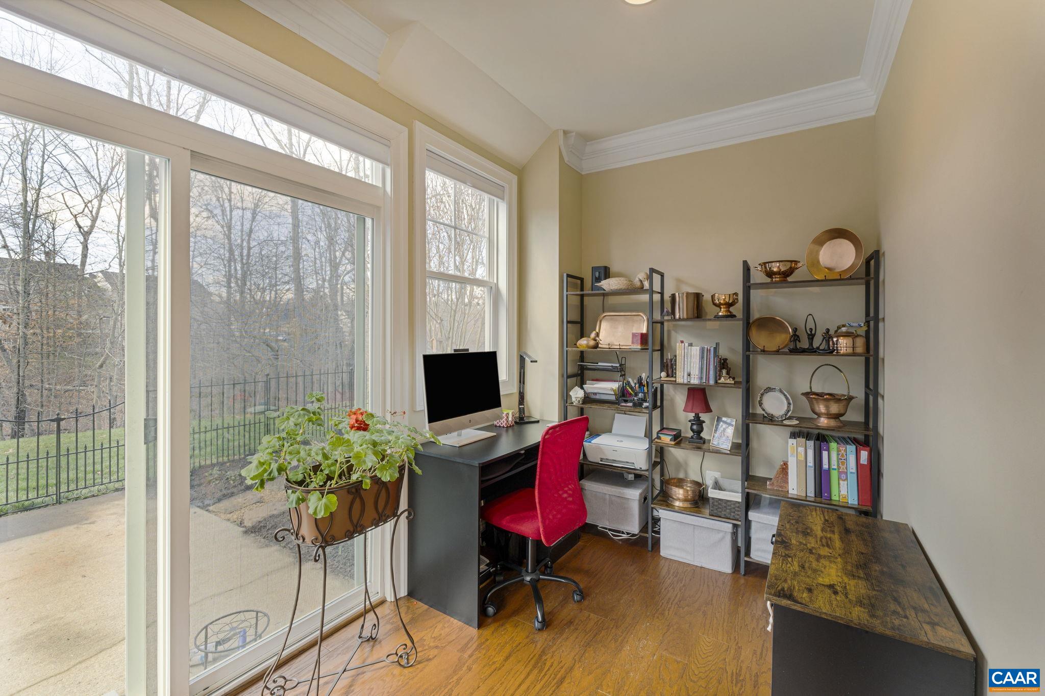 105 COTTAGE CT