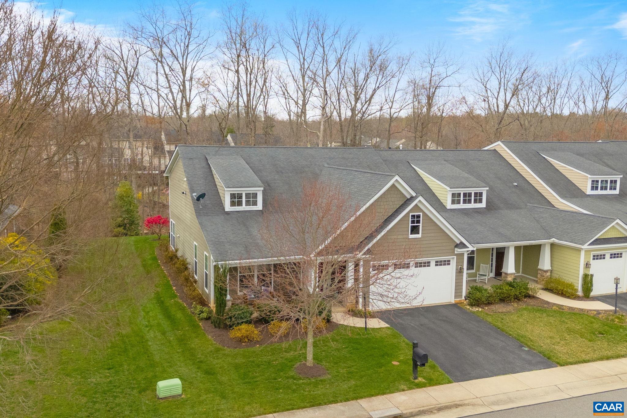 105 COTTAGE CT
