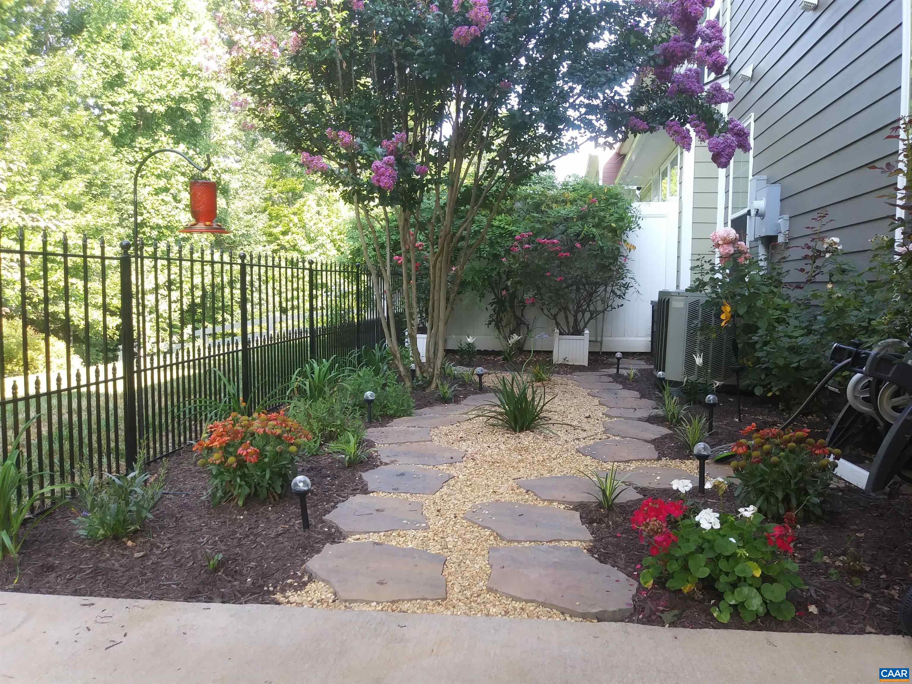105 COTTAGE CT
