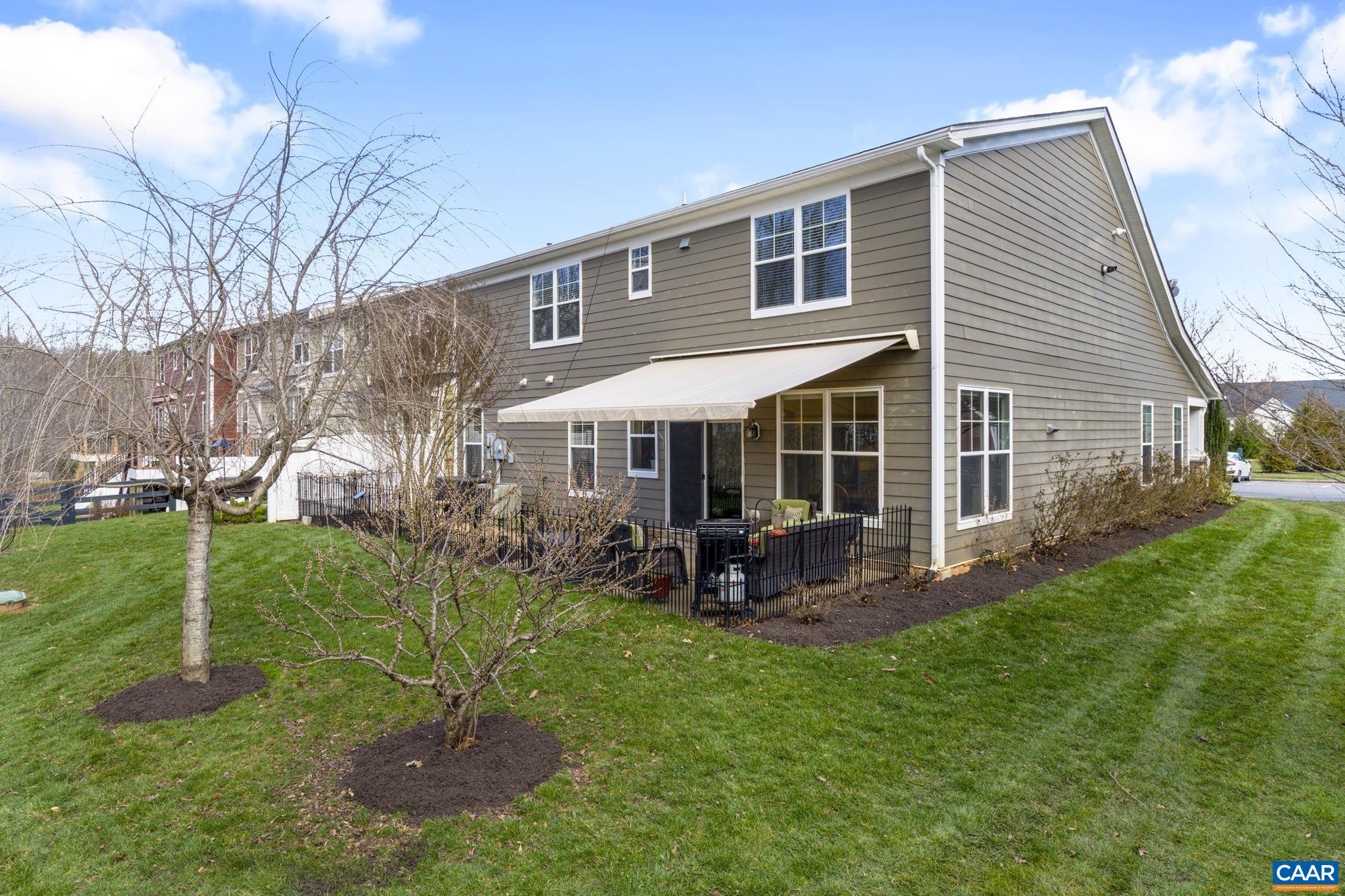 105 COTTAGE CT