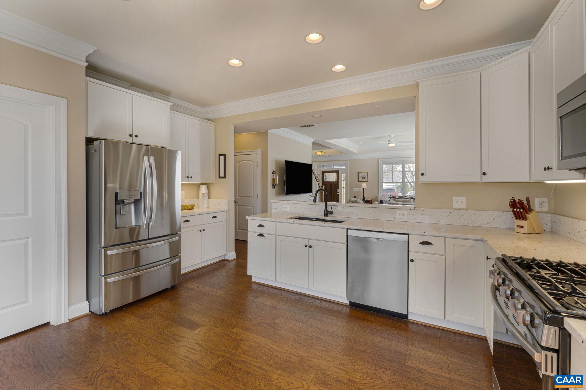 105 COTTAGE CT