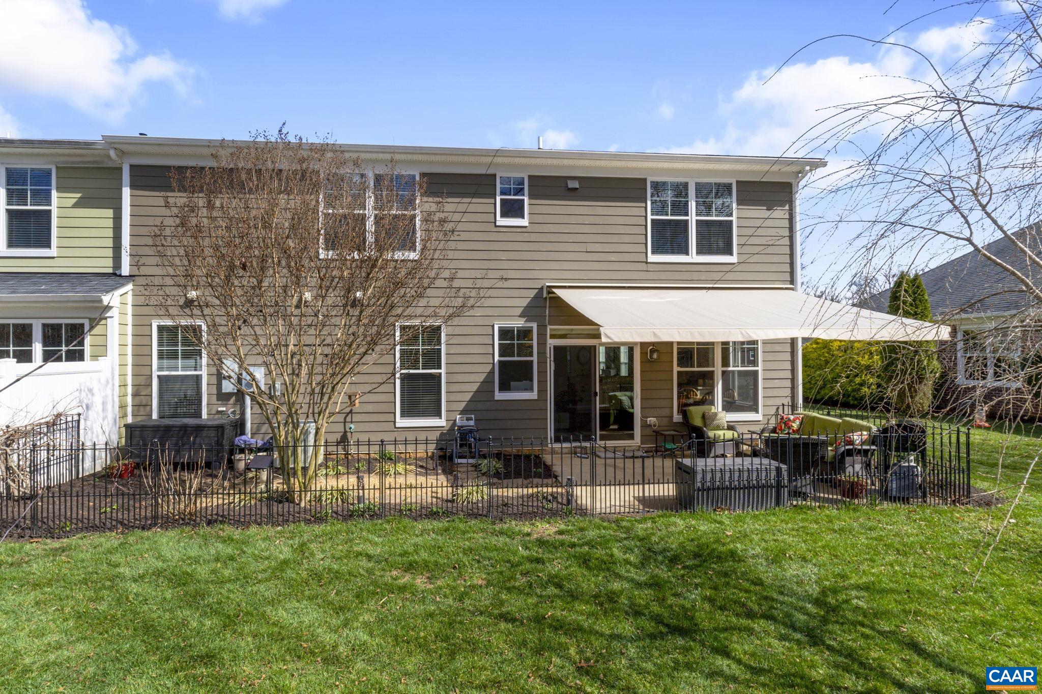 105 COTTAGE CT